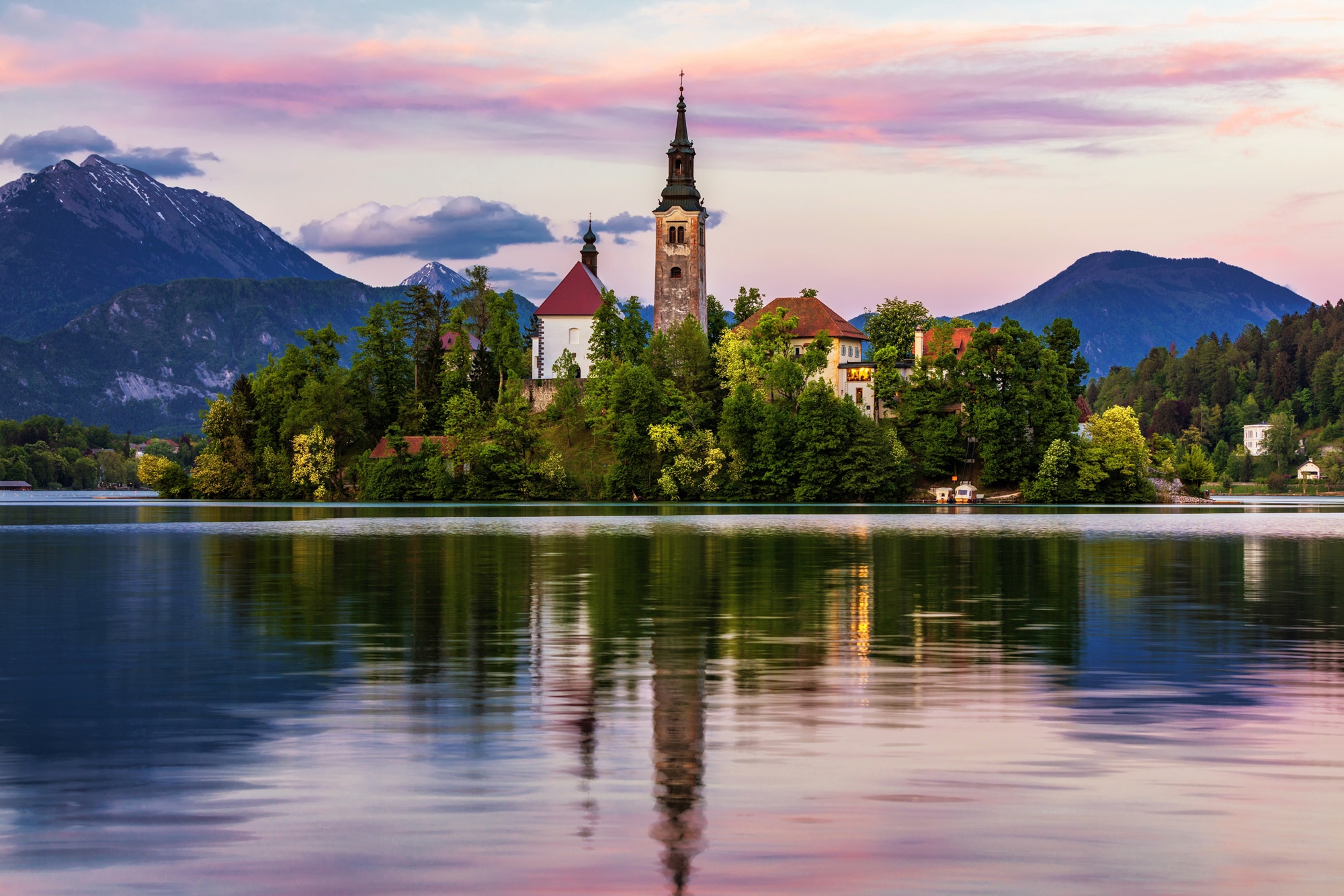 Papermoon Fototapete »BASILIKA SANTA MARIA-SEE GEBIRGE SLOWENIEN INSEL BERGE«