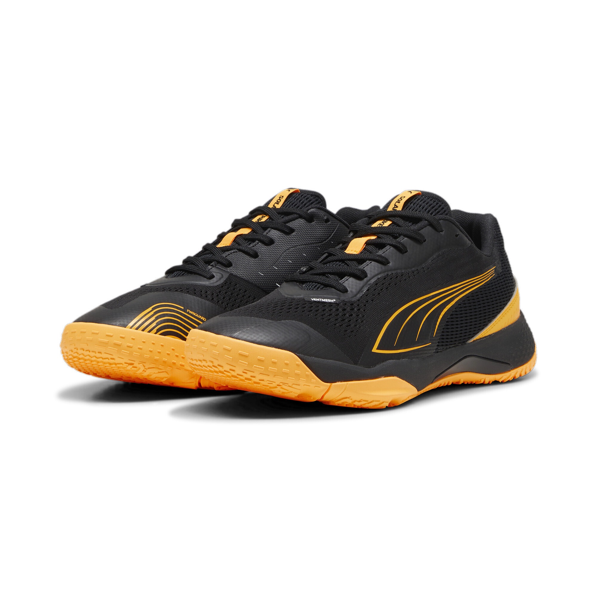 PUMA Trainingsschuh "Solarstrike III Hallensportschuhe Erwachsene"