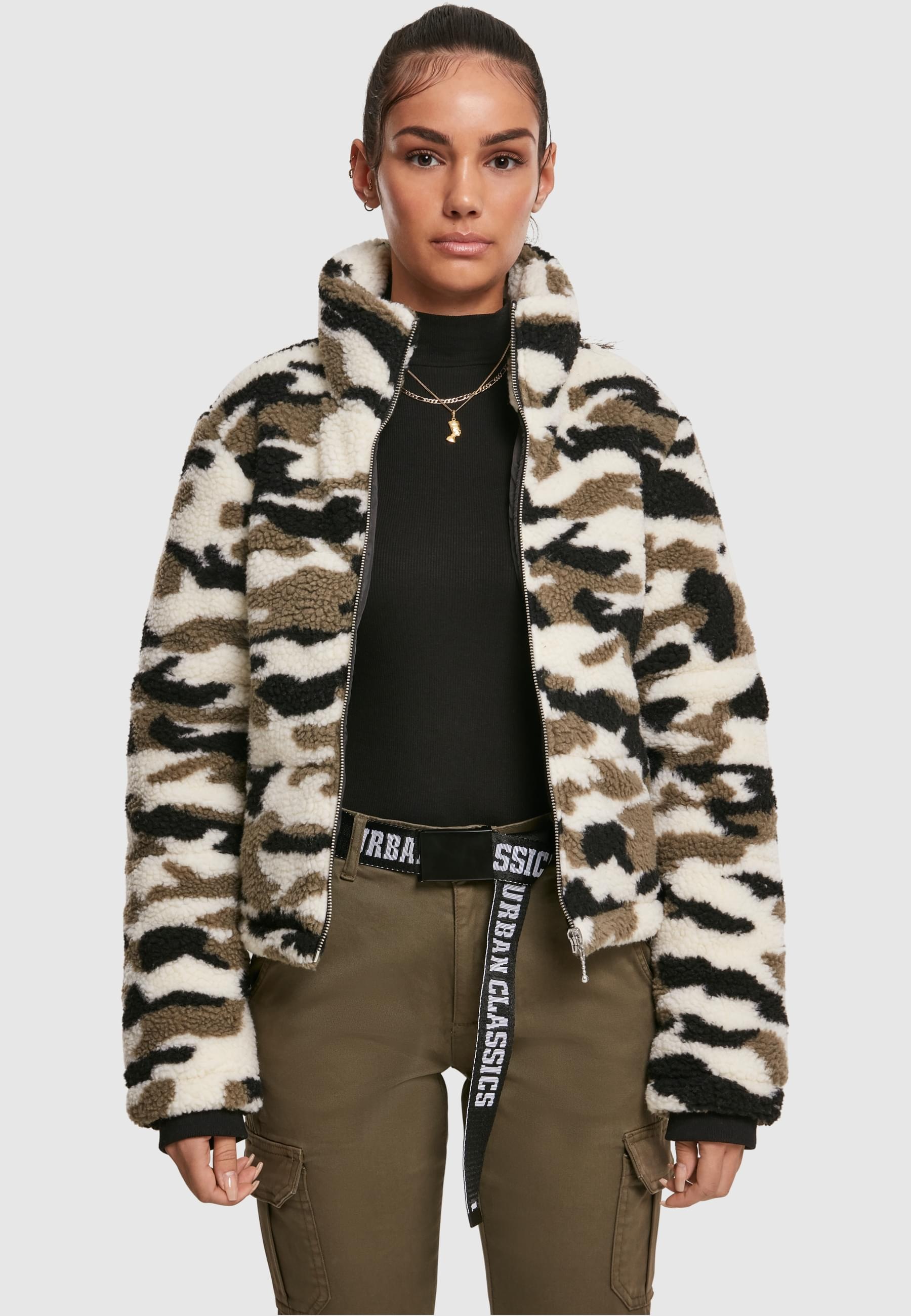 URBAN CLASSICS Winterjacke »Urban Classics Damen Ladies Camo Sherpa Jacket«, (1 St.), ohne Kapuze