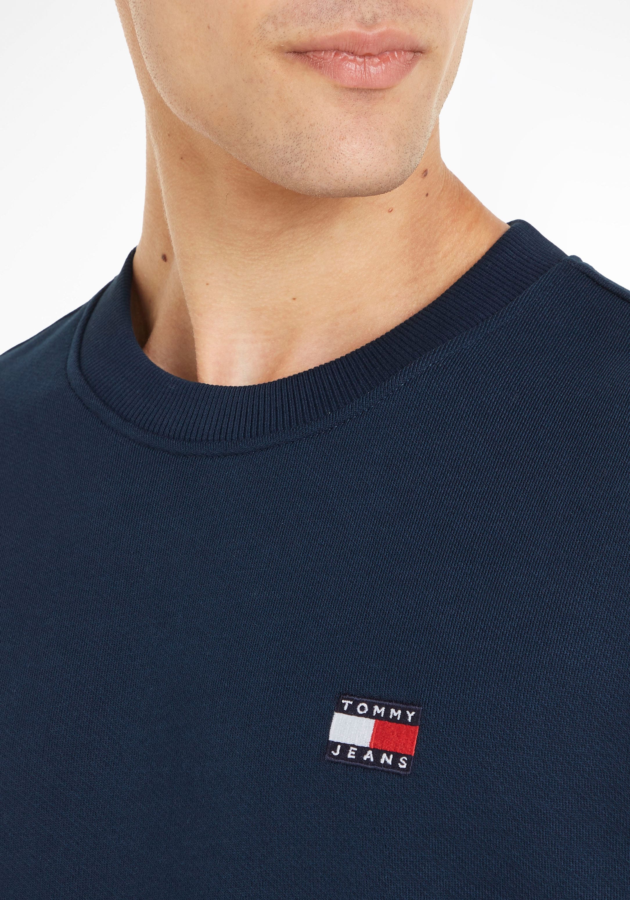REG Plus Jeans | Sweatshirt BAUR CREW EXT« ▷ Tommy BADGE »TJM bestellen