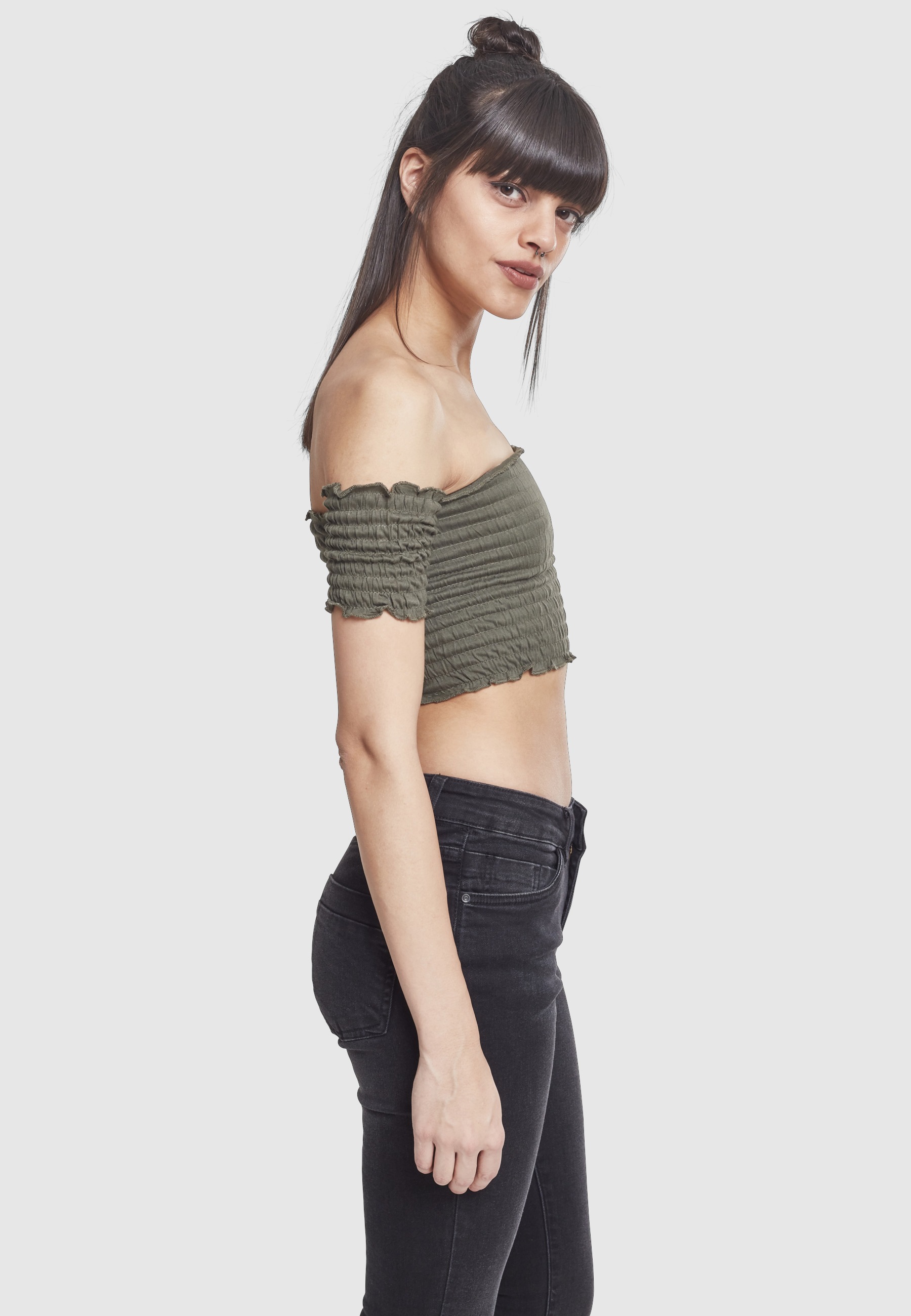 URBAN CLASSICS Yoga & Relax Shirt »Urban Classics Damen Ladies Cropped Cold Shoulder Smoke Top« 1 Stk.