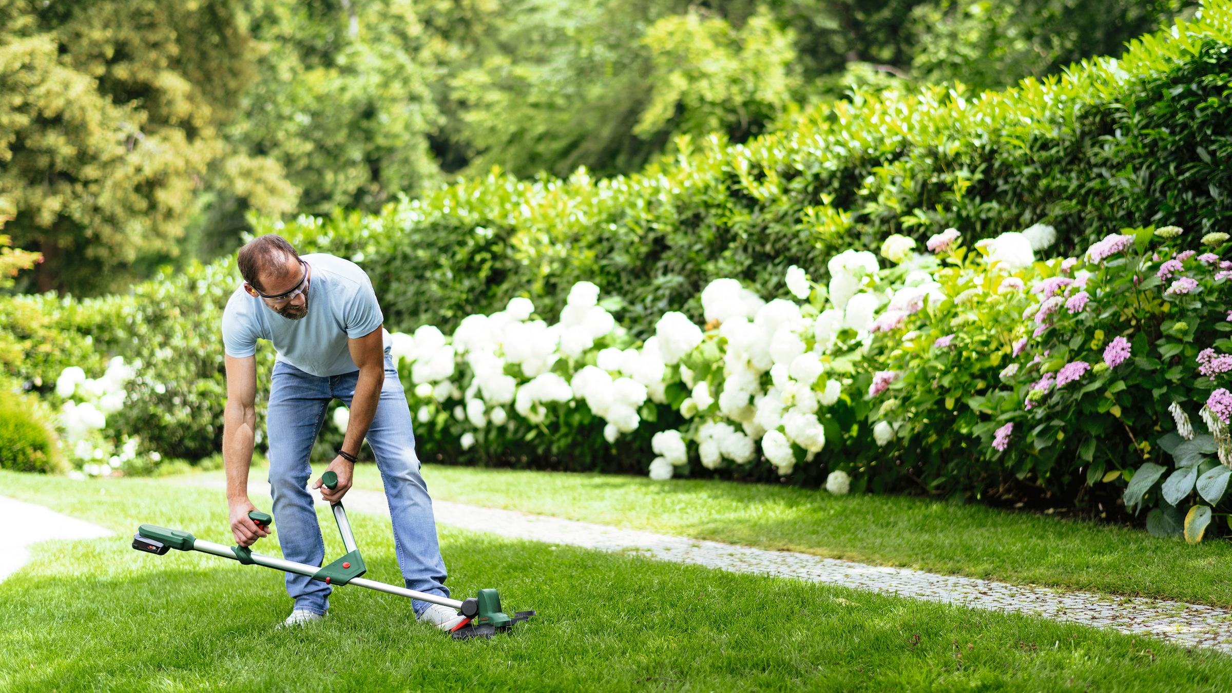 Bosch Home & Garden Akku-Rasentrimmer »UniversalGrassCut 18V 26«, ohne Akku und Ladegerät
