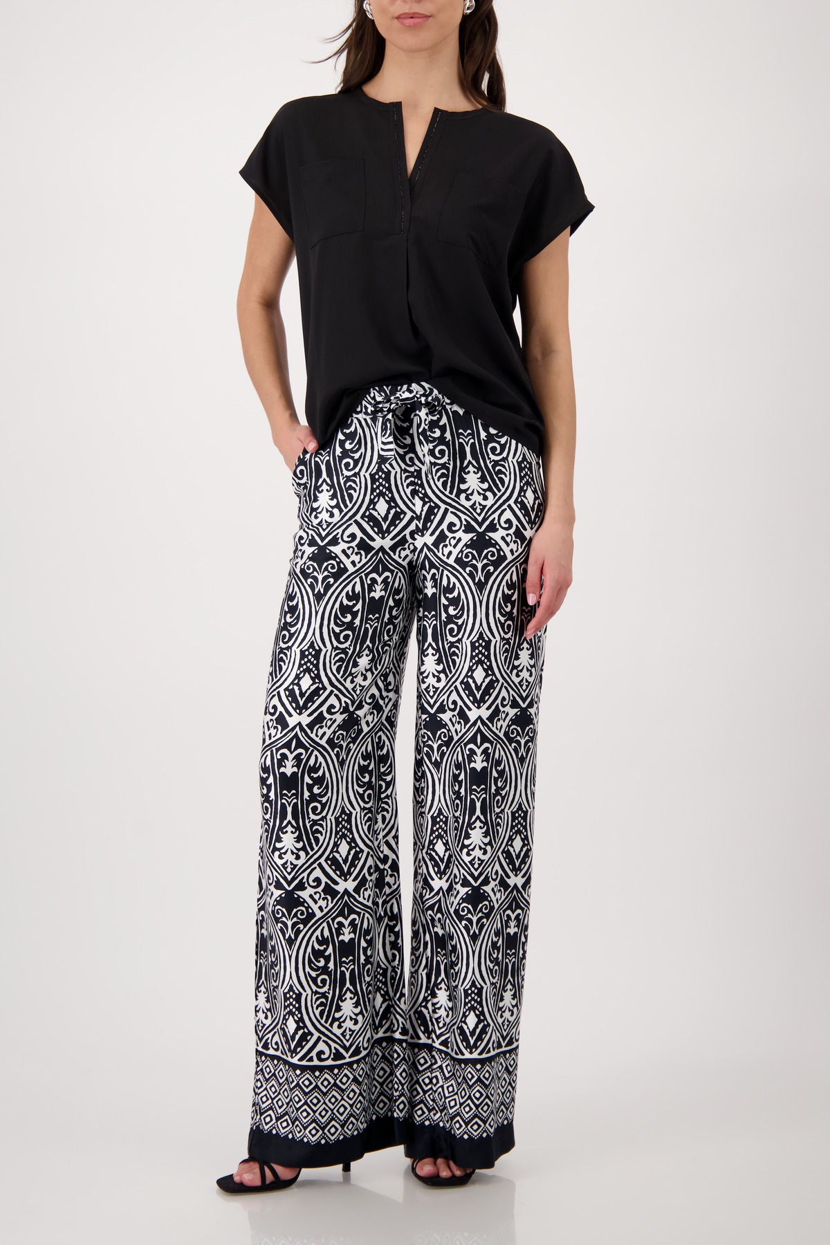 Monari Schlupfbluse Regular fit mit Schmuckdetails