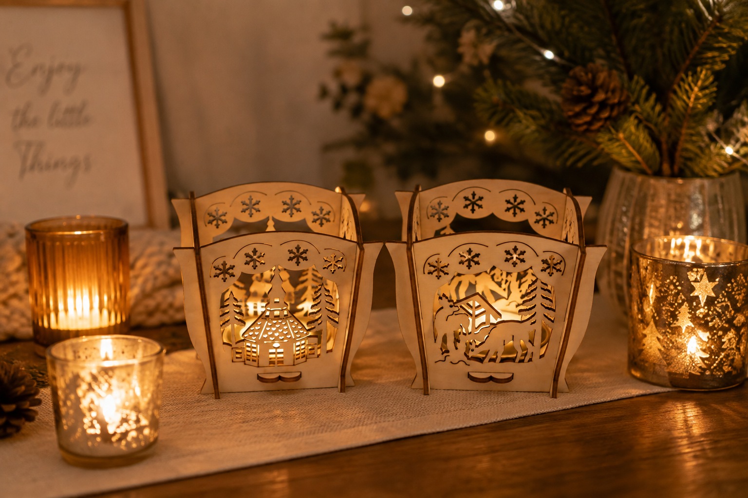 OTTO home Kerzenhalter »Holz« Gratis-Hänger, Höhe 7,5 cm, detailreiche winterliche Motive
