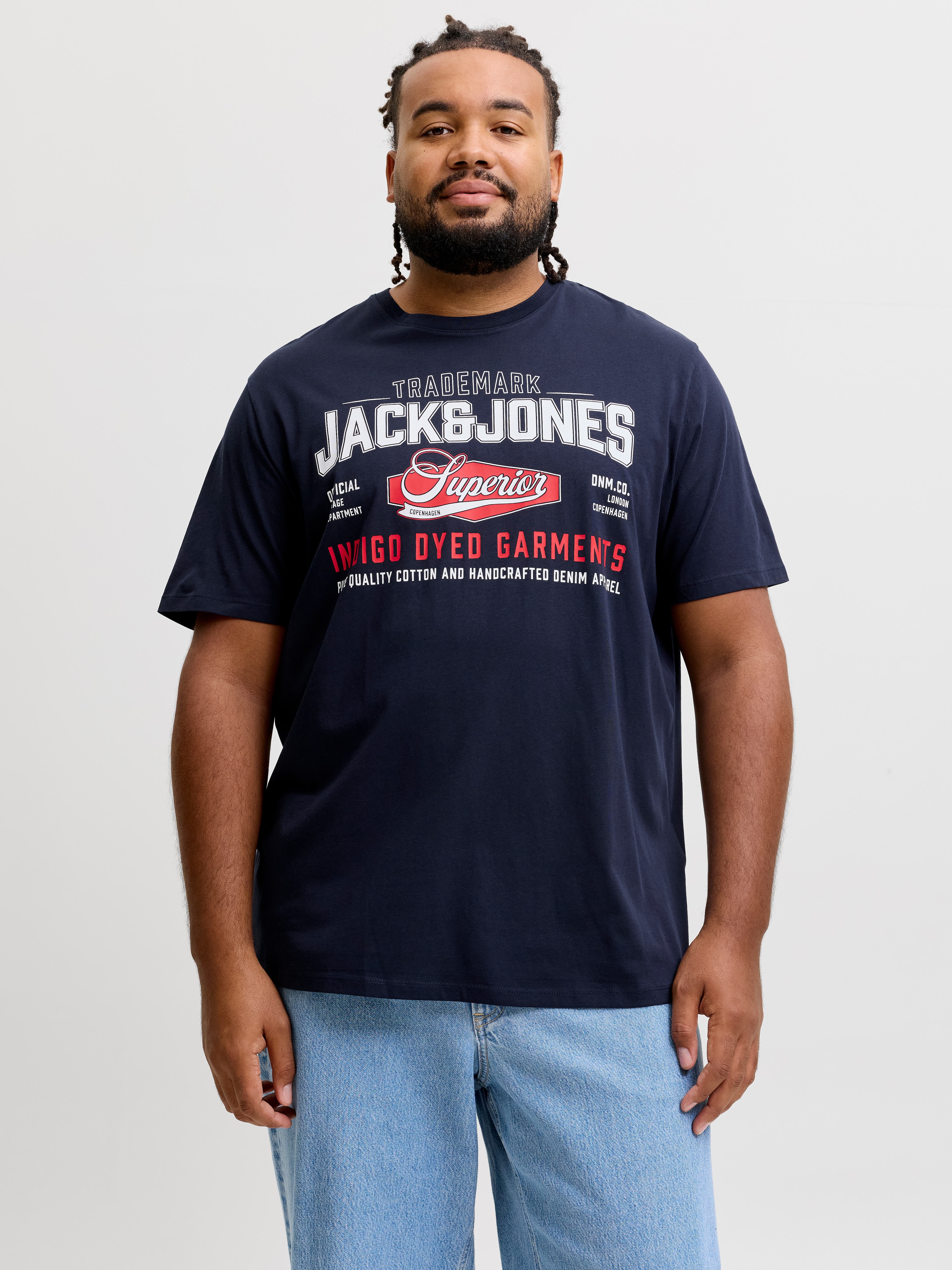 Jack & Jones PlusSize T-Shirt "JJELOGO TEE SS O-NECK 2 COL AW26 SN PLS" aus reiner Baumwolle, mit geradem Abschluss am Rumpf, in Plus Size