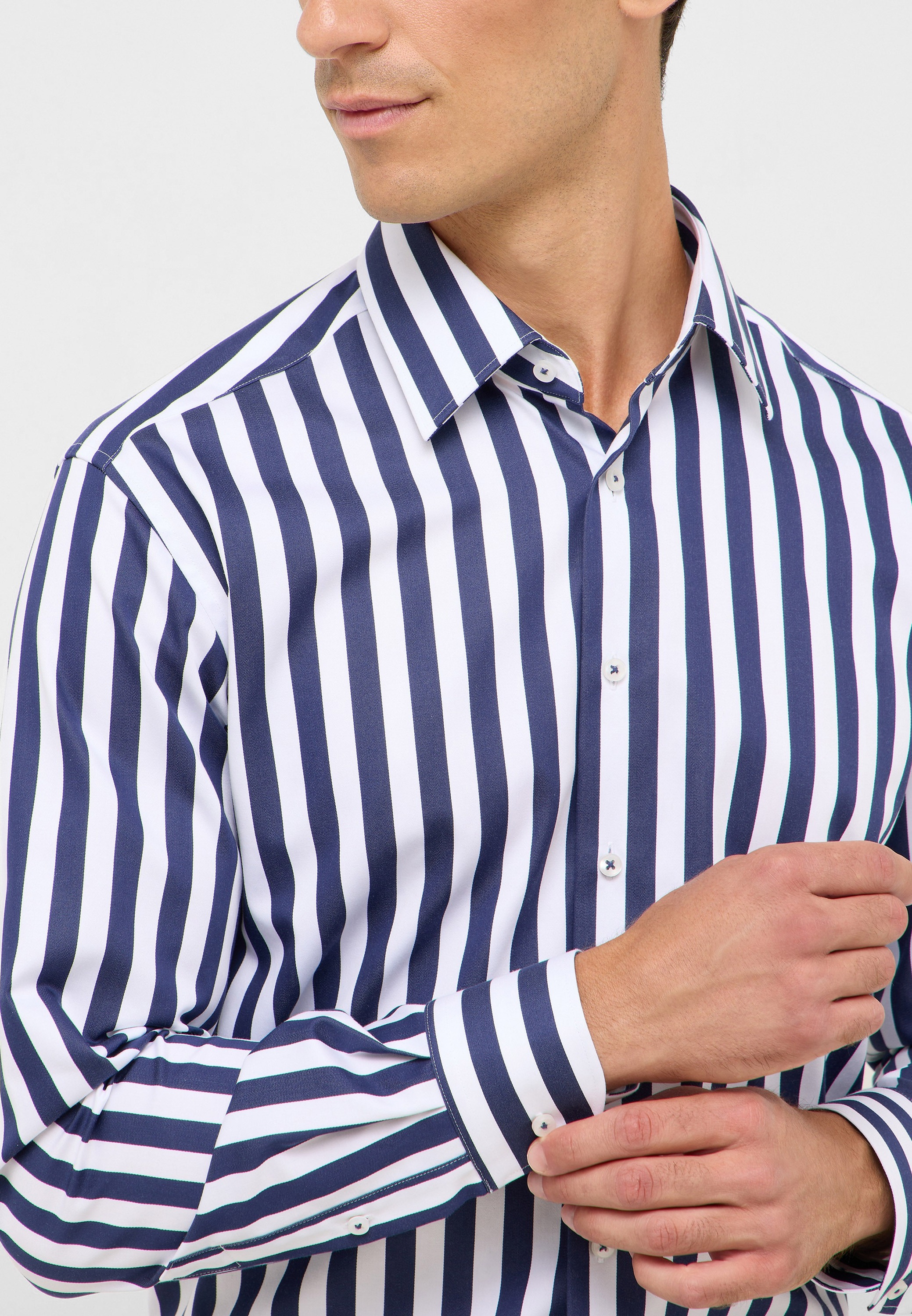 Thumbnail - Eterna Langarmhemd "MODERN FIT" NON IRON (bügelfrei)