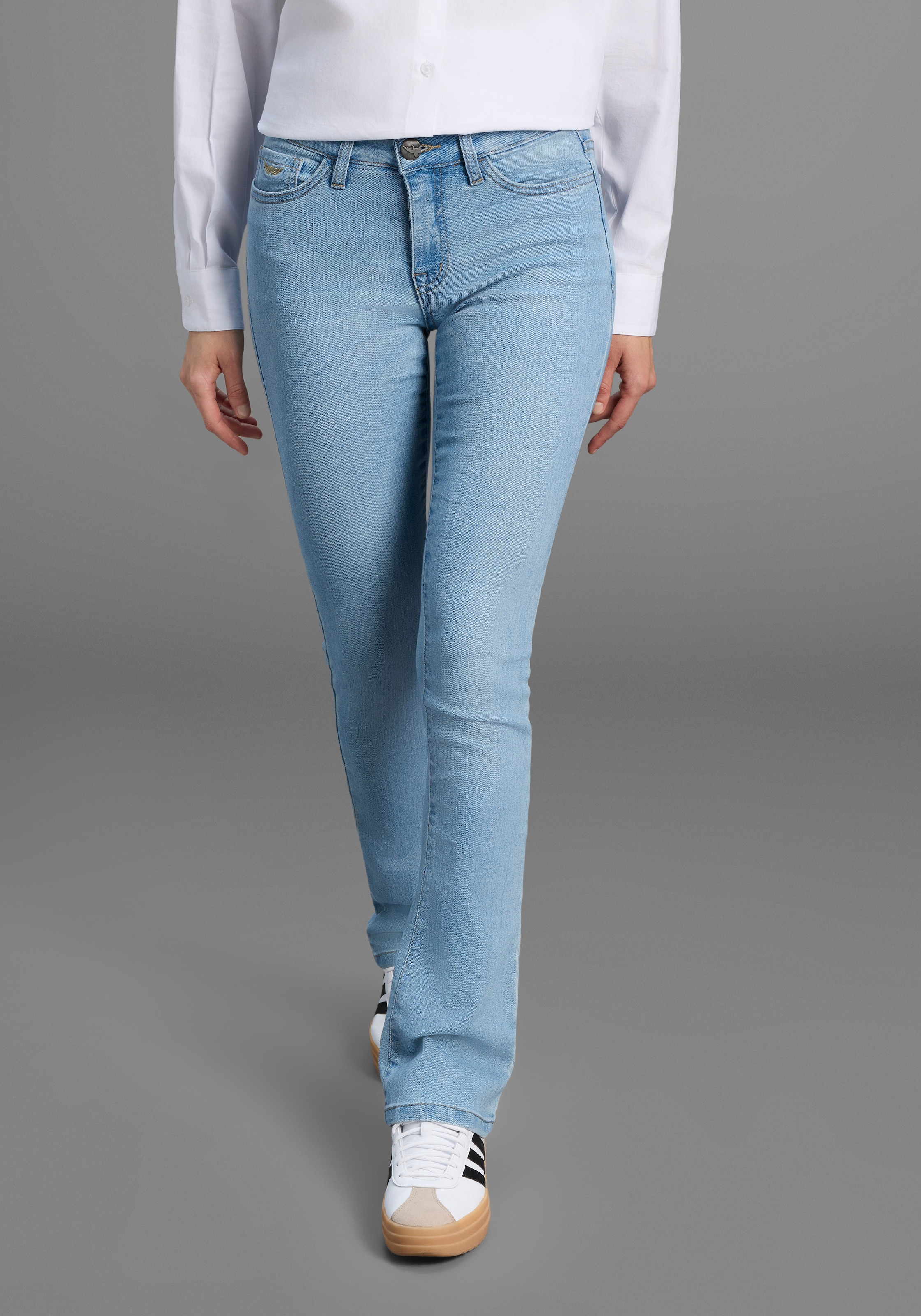 Arizona Bootcut-Jeans "Baby-Boot" Bootcut-Stil, figurbetonte Passform, mit günstig online kaufen