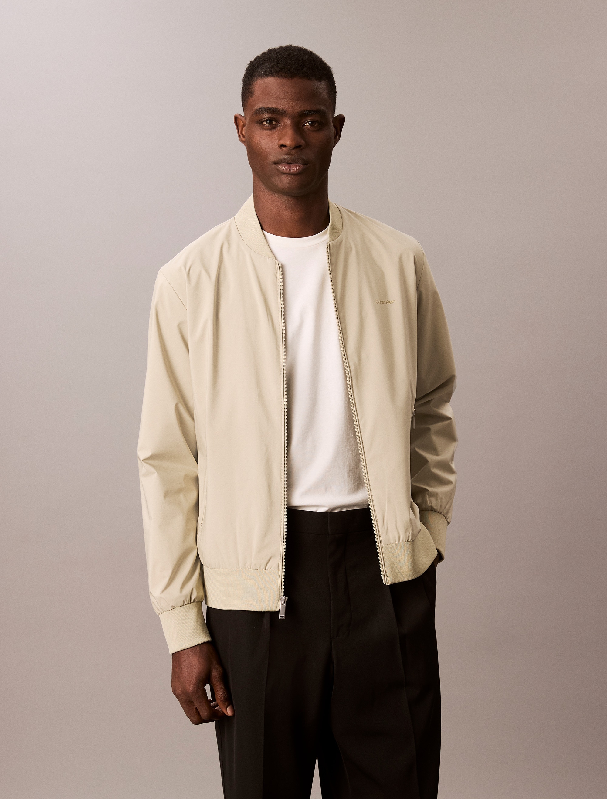 Calvin Klein "MATTE BOMBER" ohne Kapuze Regular fit, mit Rundhalsausschnitt günstig online kaufen