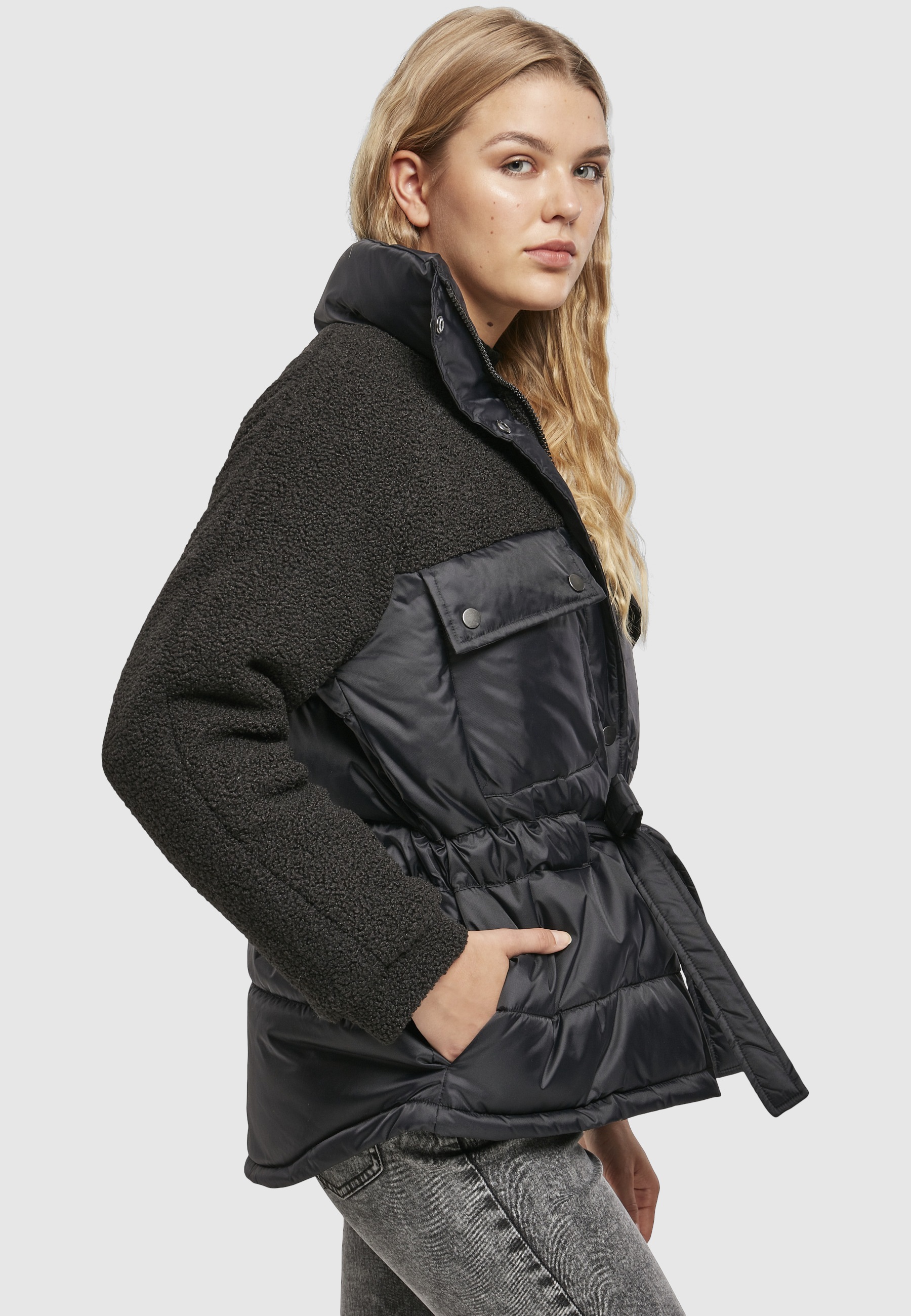 URBAN CLASSICS Winterjacke »Urban Classics Damen Ladies Sherpa Mix Puffer Jacket« 1 Stk. tlg. ohne Kapuze