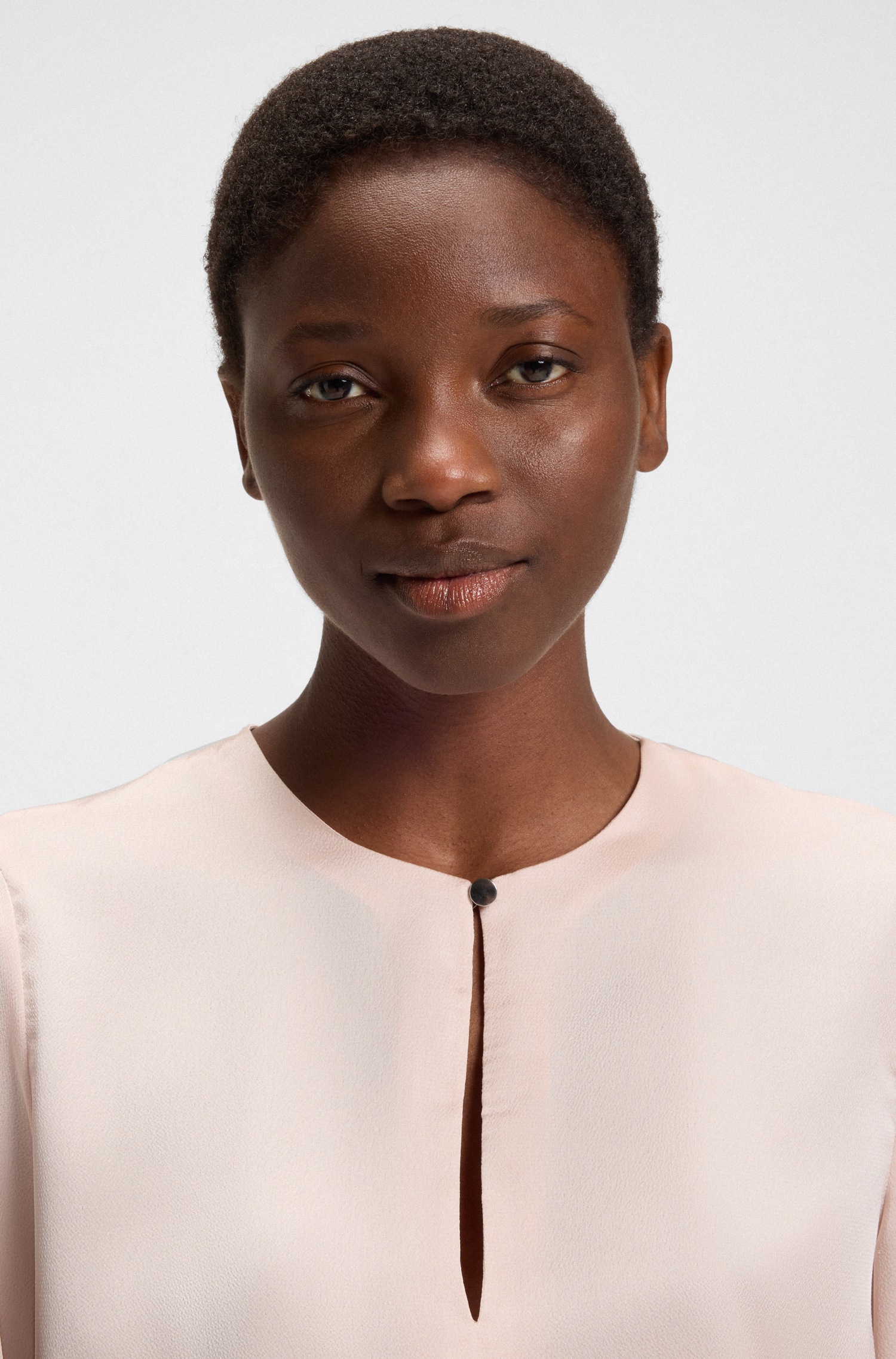 Thumbnail - BOSS ORANGE Klassische Bluse "Bonnie Premium Damenmode", mit geschlitztem Rundhals