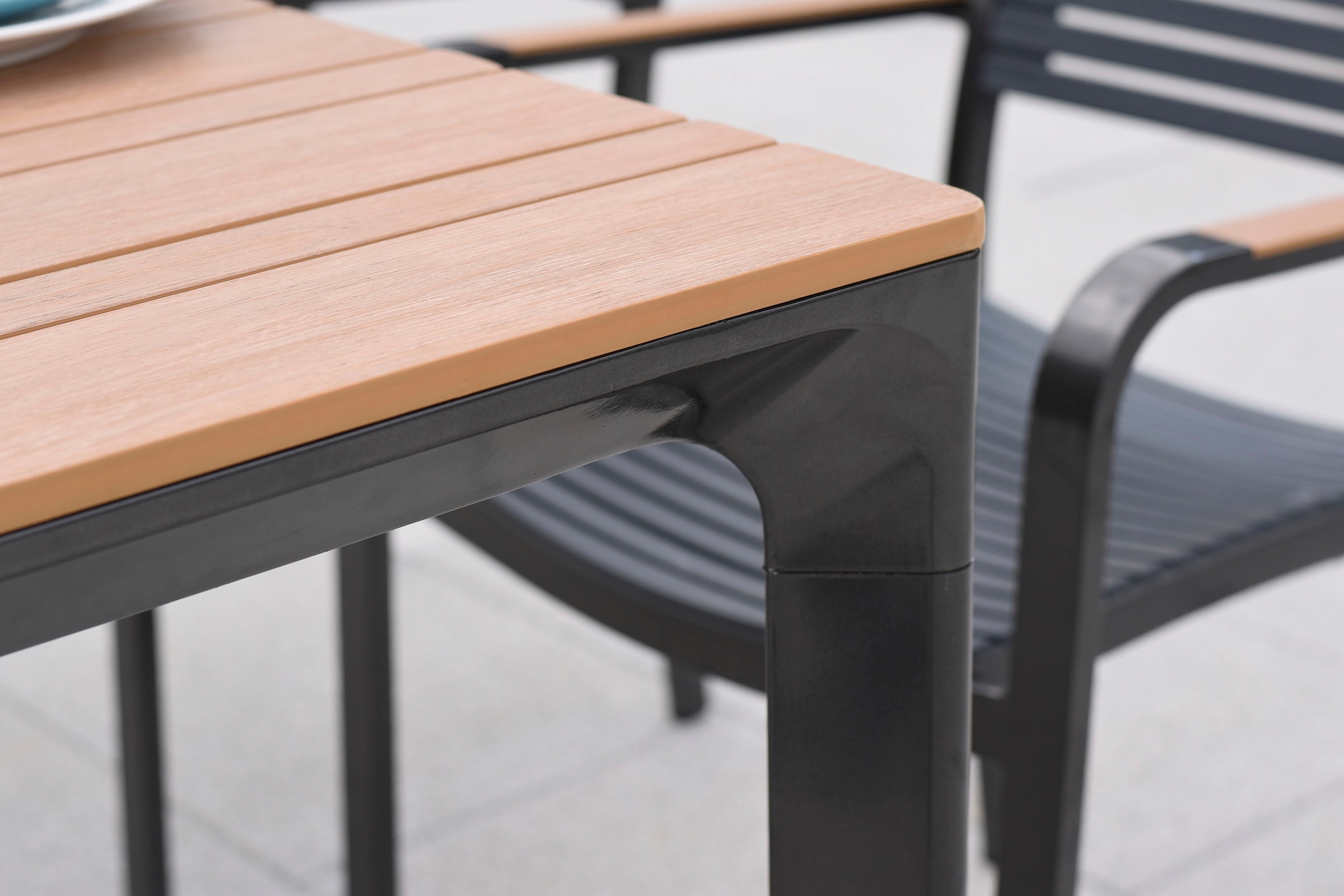 MERXX Garten-Essgruppe »»Paliano««, (Set, 5 tlg.), Applikationen, Armlehnen und Tischplatte aus Kunststoff in Holzoptik