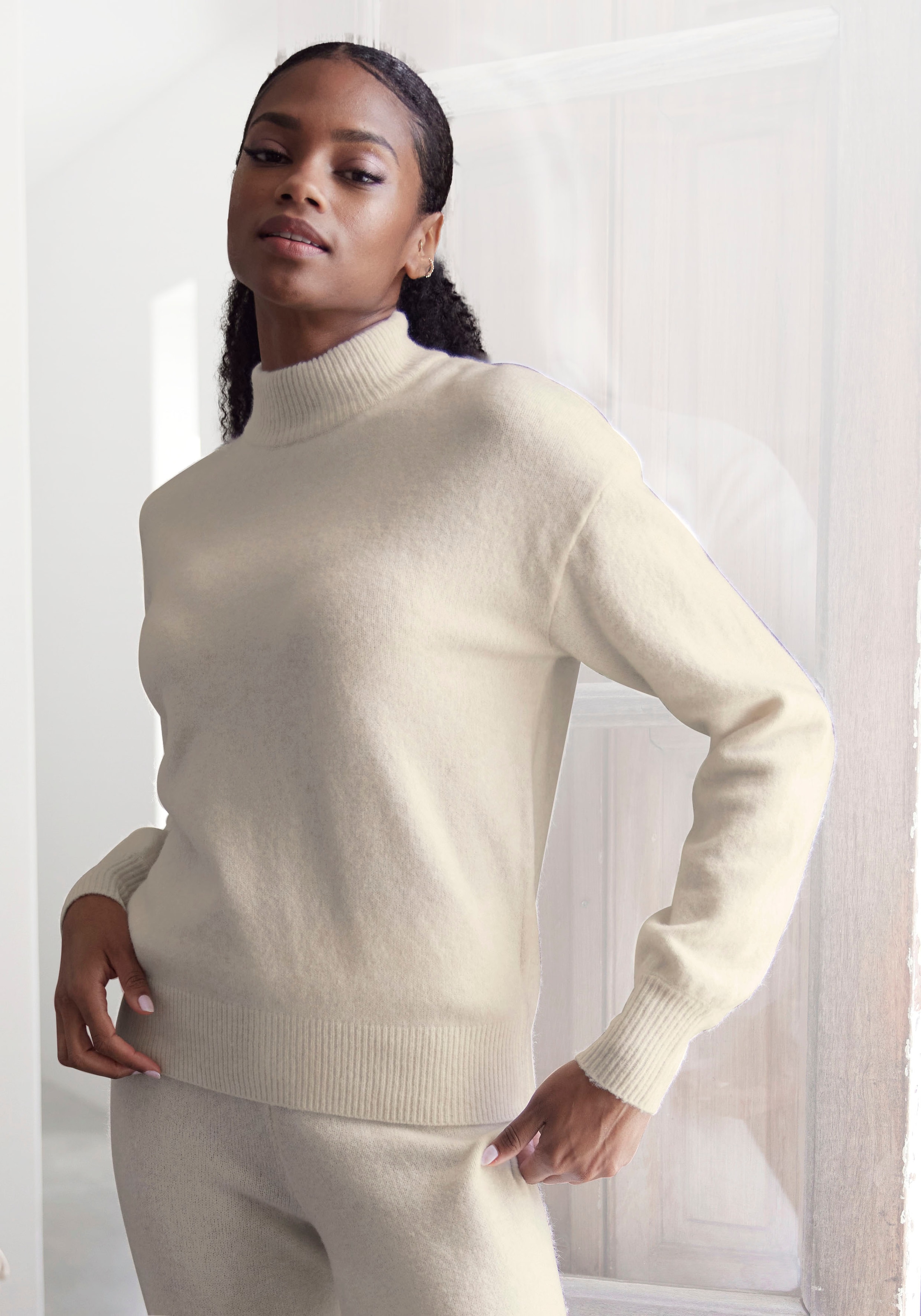 LASCANA Strickpullover, mit Stehkragen und Rippbündchen, Loungewear