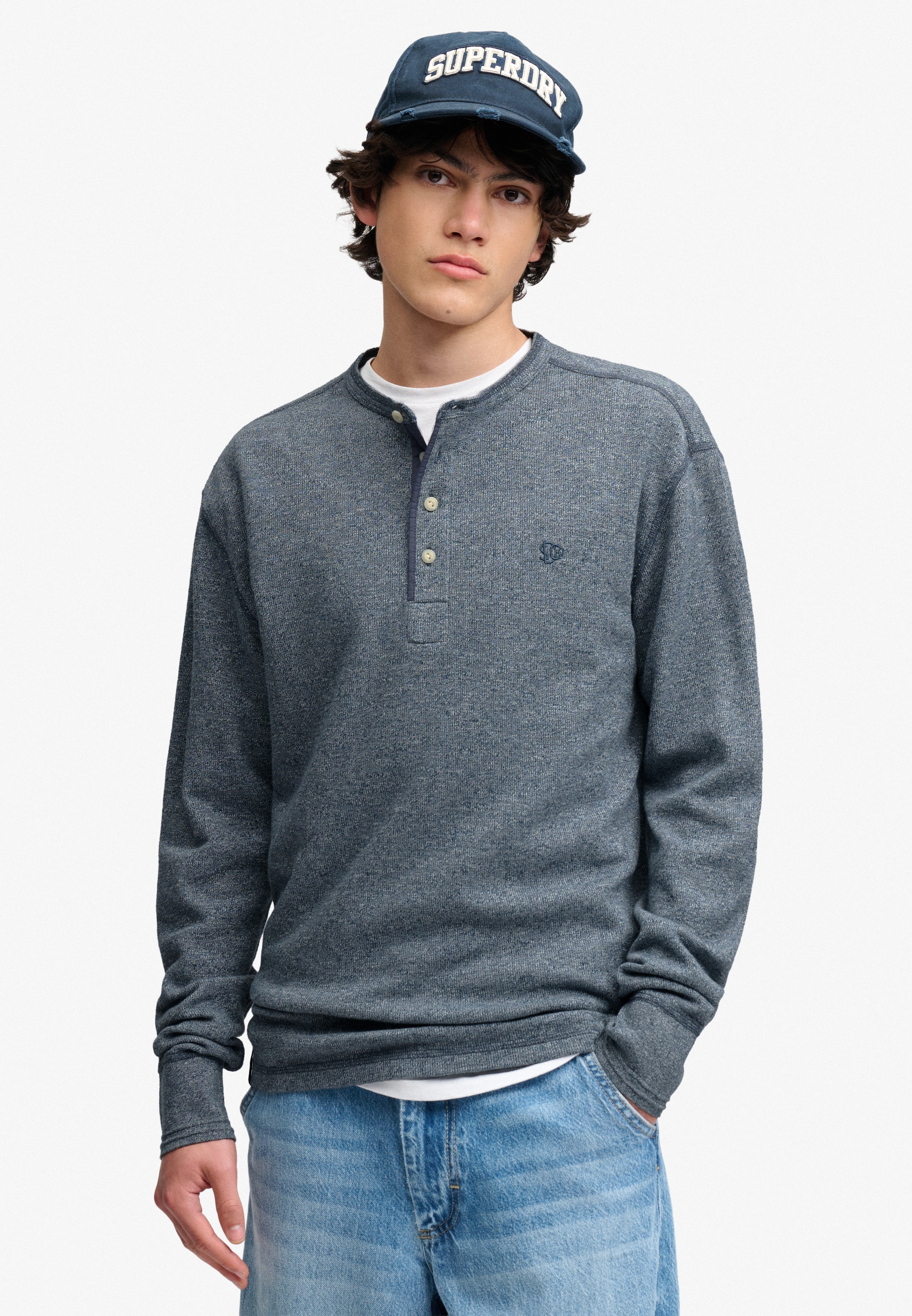 Superdry Langarmshirt »MINI SLUB WAFFLE LS GRANDAD« lockere Passform, mit Rundhalsausschnitt, aus Baumwolle