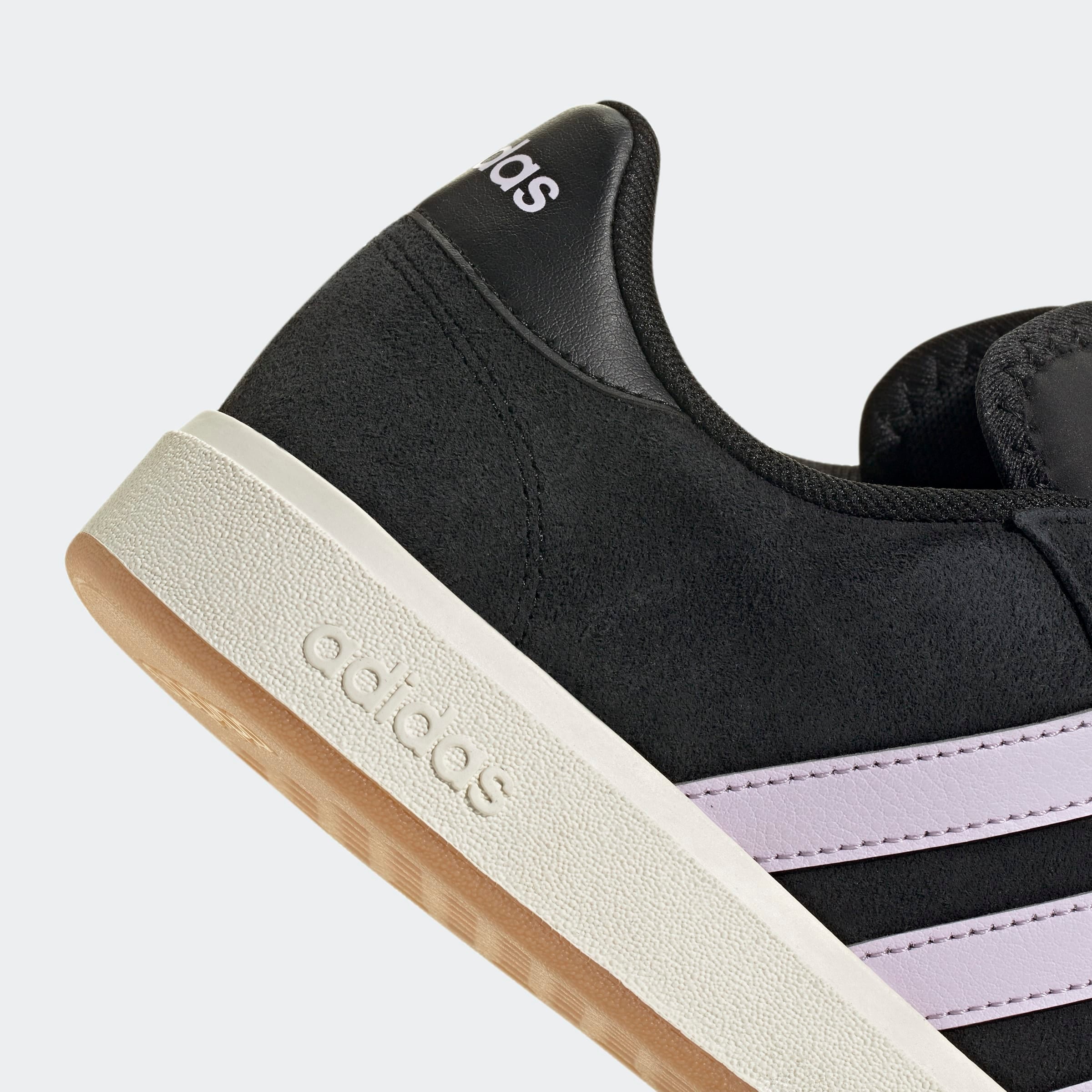 adidas Sportswear Sneaker »GRAND COURT BASE 00S«  Design auf den Spuren des adidas Campus 00