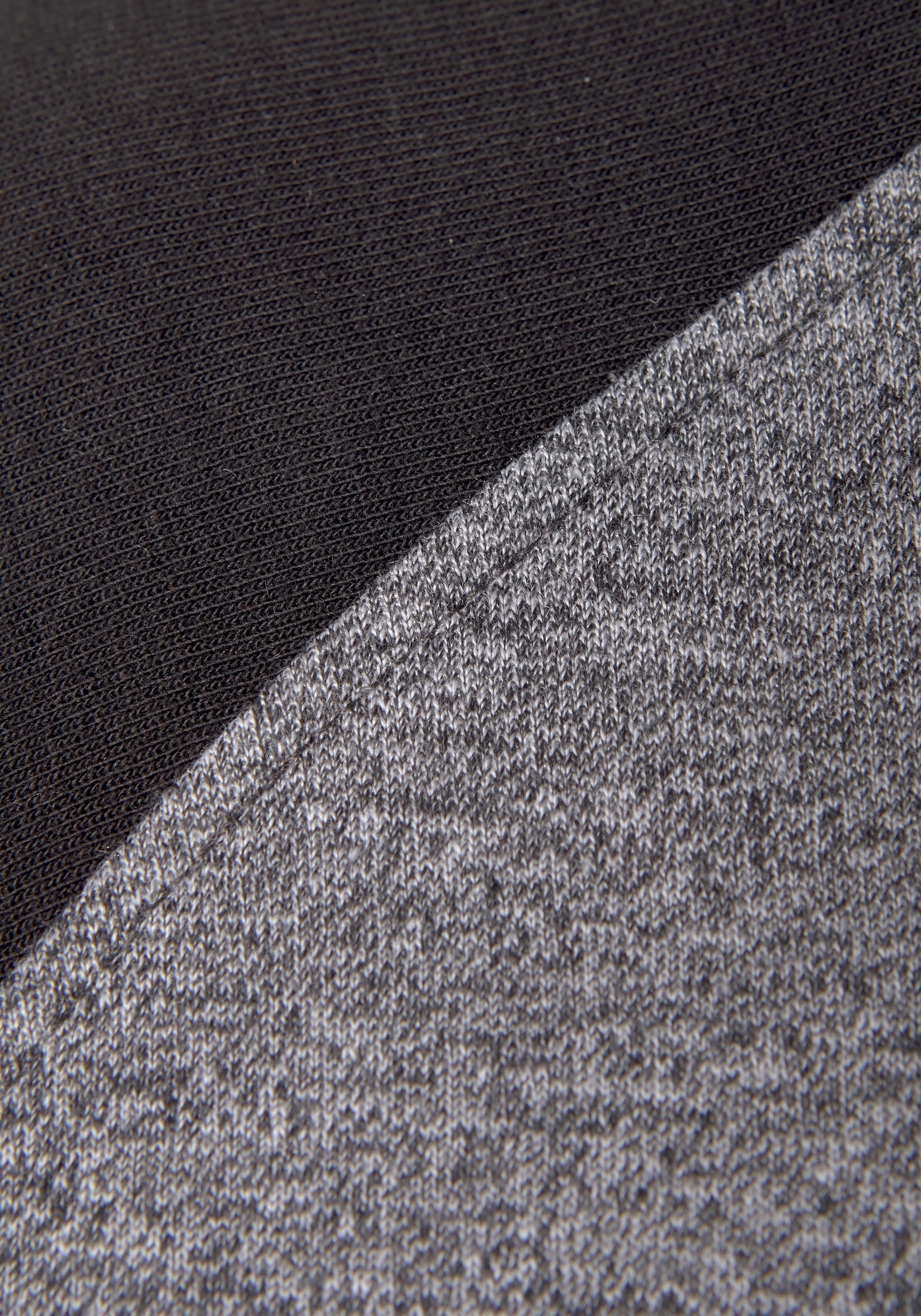 Bench. Kapuzensweatshirt, mit farblich abgesetzten Ärmeln und Logodruck für  bestellen | BAUR
