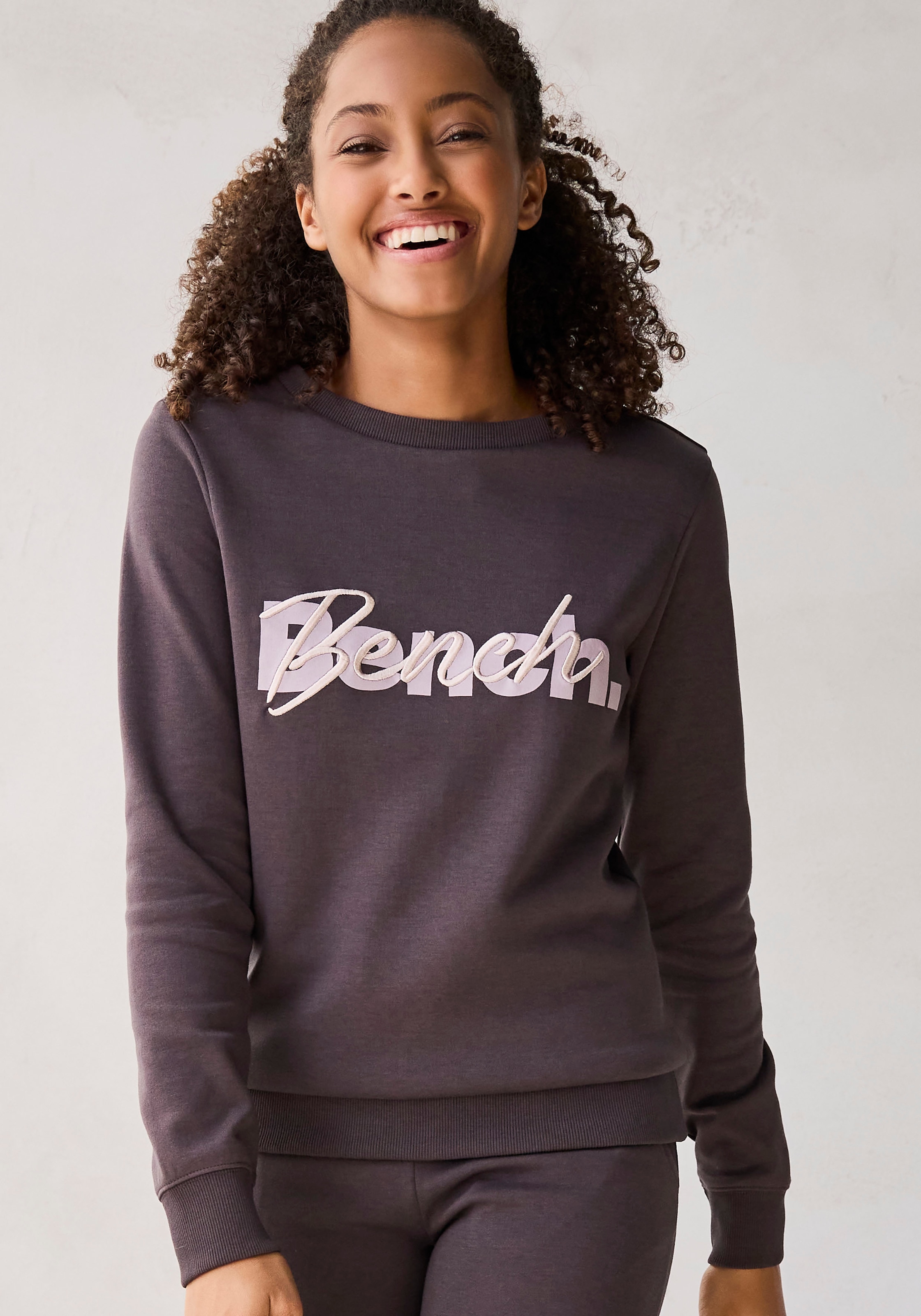 Damen Sweatshirt, BENCH. LOUNGEWEAR, Gr. 32, grau, Interlock, Obermaterial: 60% Baumwolle, 40% Polyester, bestickt, unifarben, Basic, Sweatshirts,