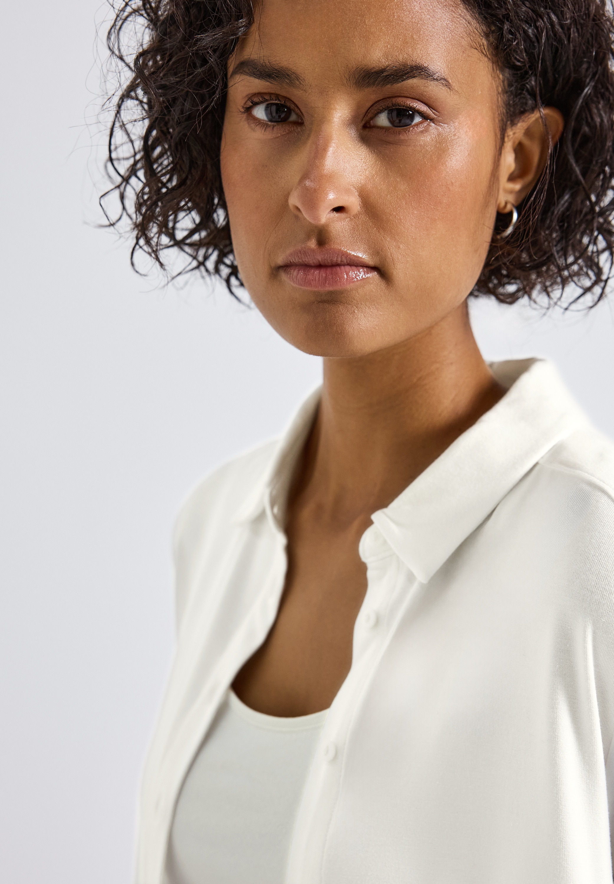 STREET ONE Langarmshirt, Jersey-Shirt im Blusen-Look und mit Knopfleiste