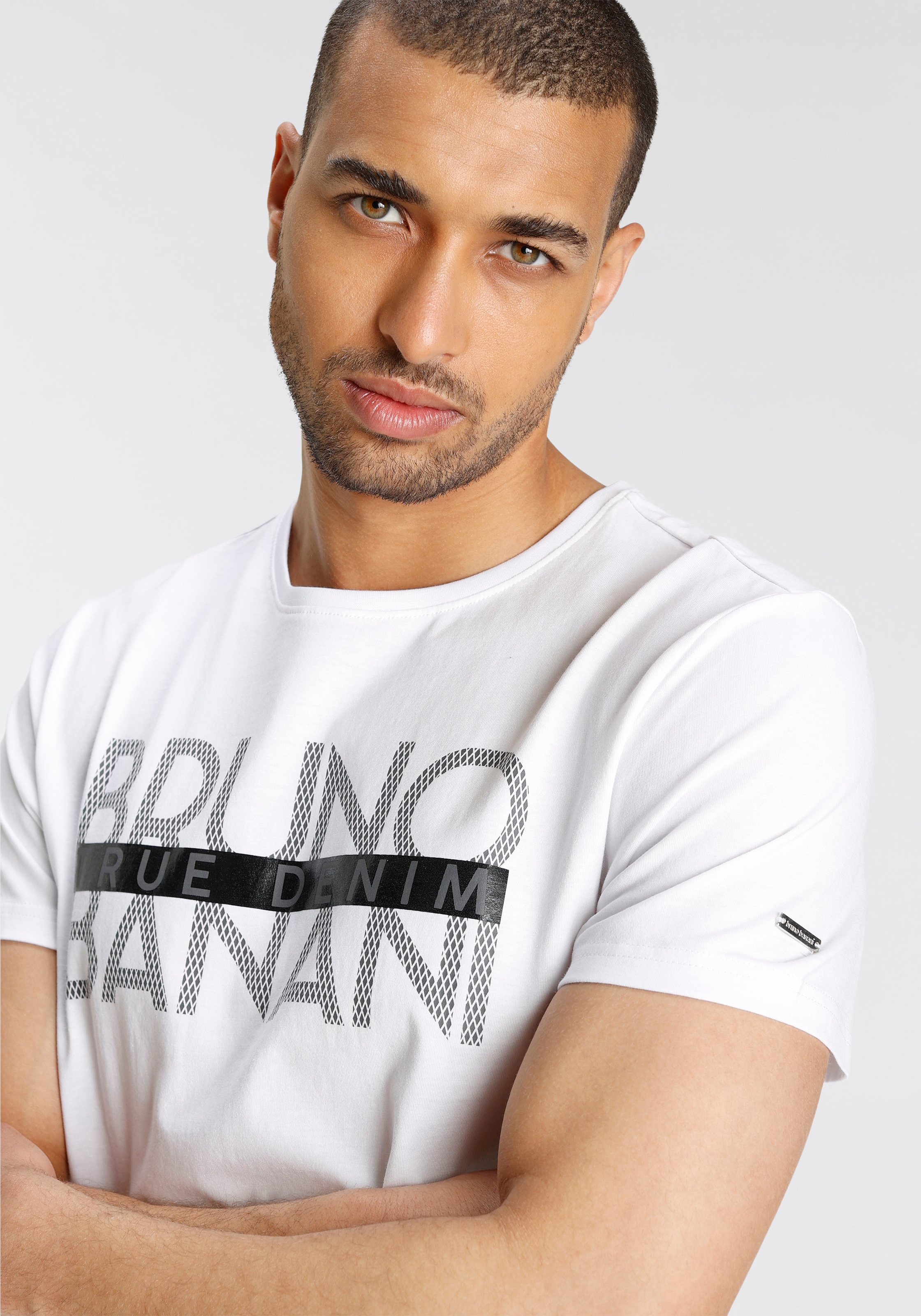 Bruno Banani T-Shirt, kurzärmelig, schmal geschnitten, bedruckt, aus Baumwolle