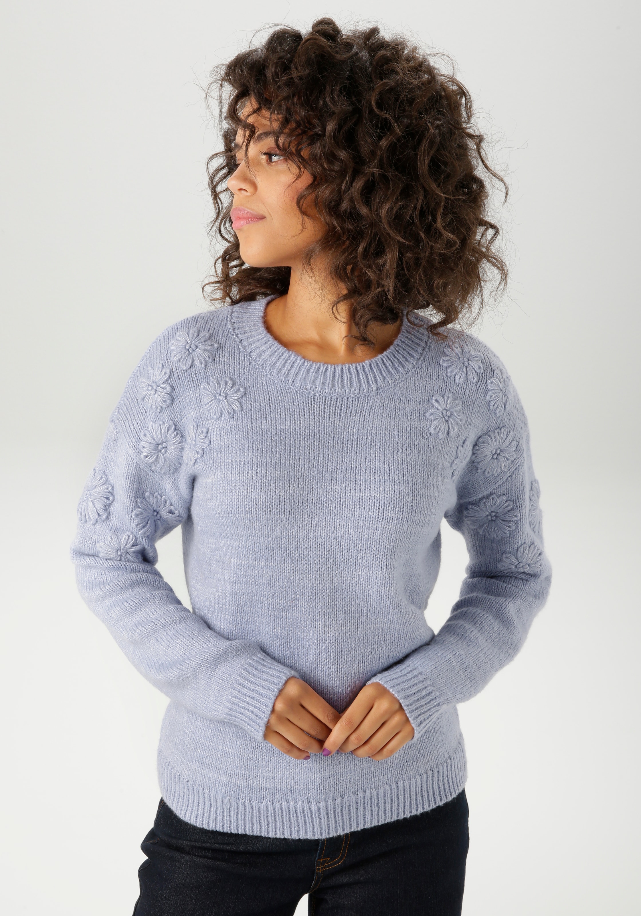 Aniston CASUAL Strickpullover, mit aufgestrickten Blüten verziert - NEUE KO günstig online kaufen