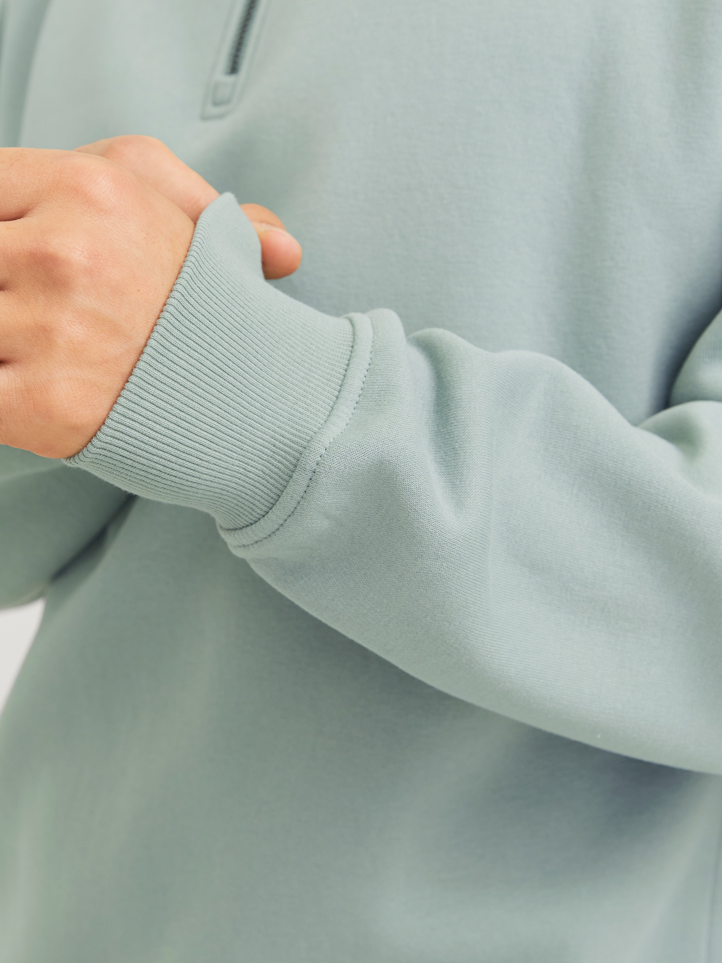 Jack & Jones Sweatshirt »JJEBRADLEY SWEAT HALF ZIP NOOS«, mit Troyer Kragen