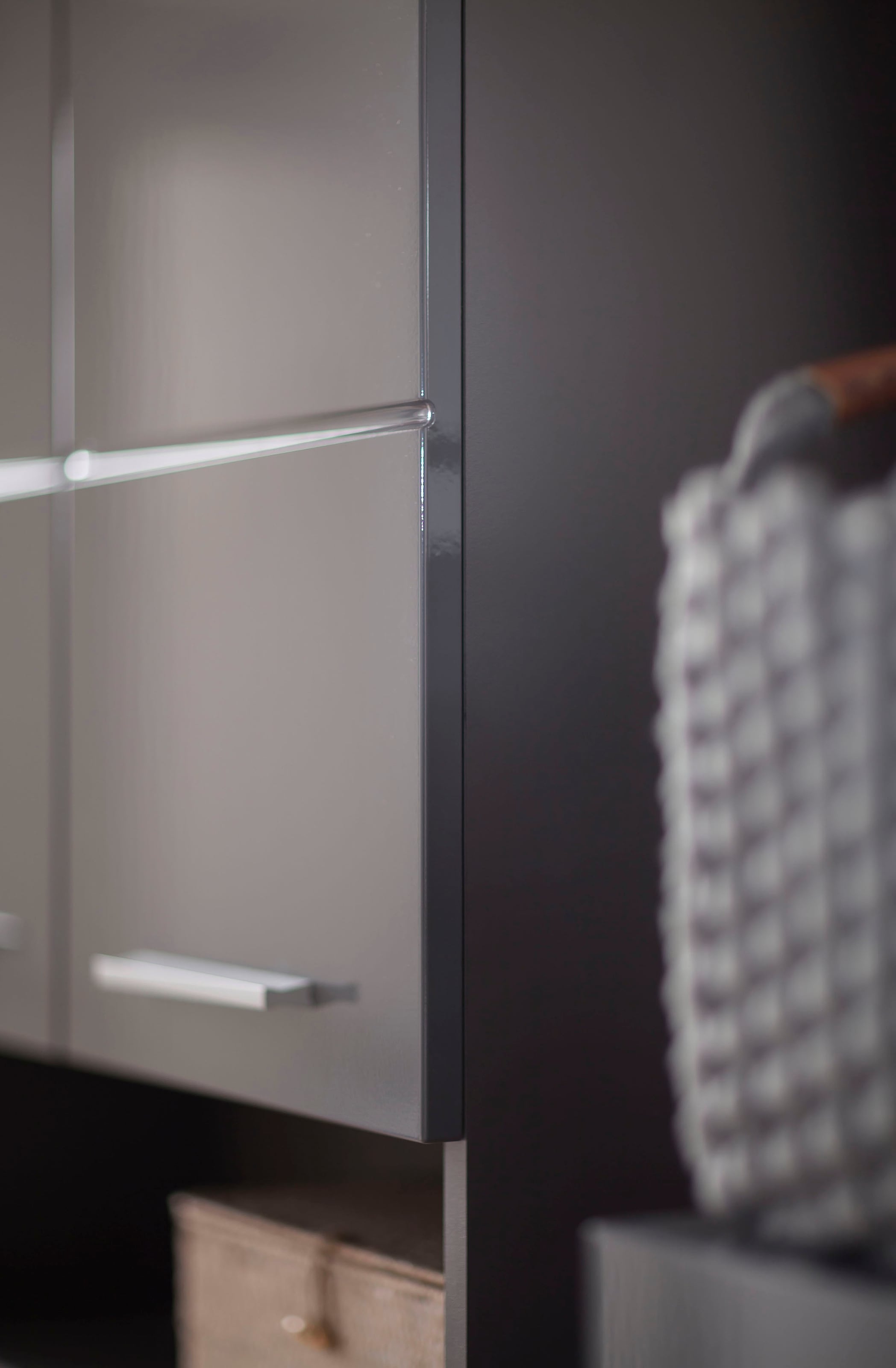 INOSIGN Hängeschrank »Avena«, Badschrank mit wechselbarem Türanschlag - (B/T/H) 37/23/77 cm