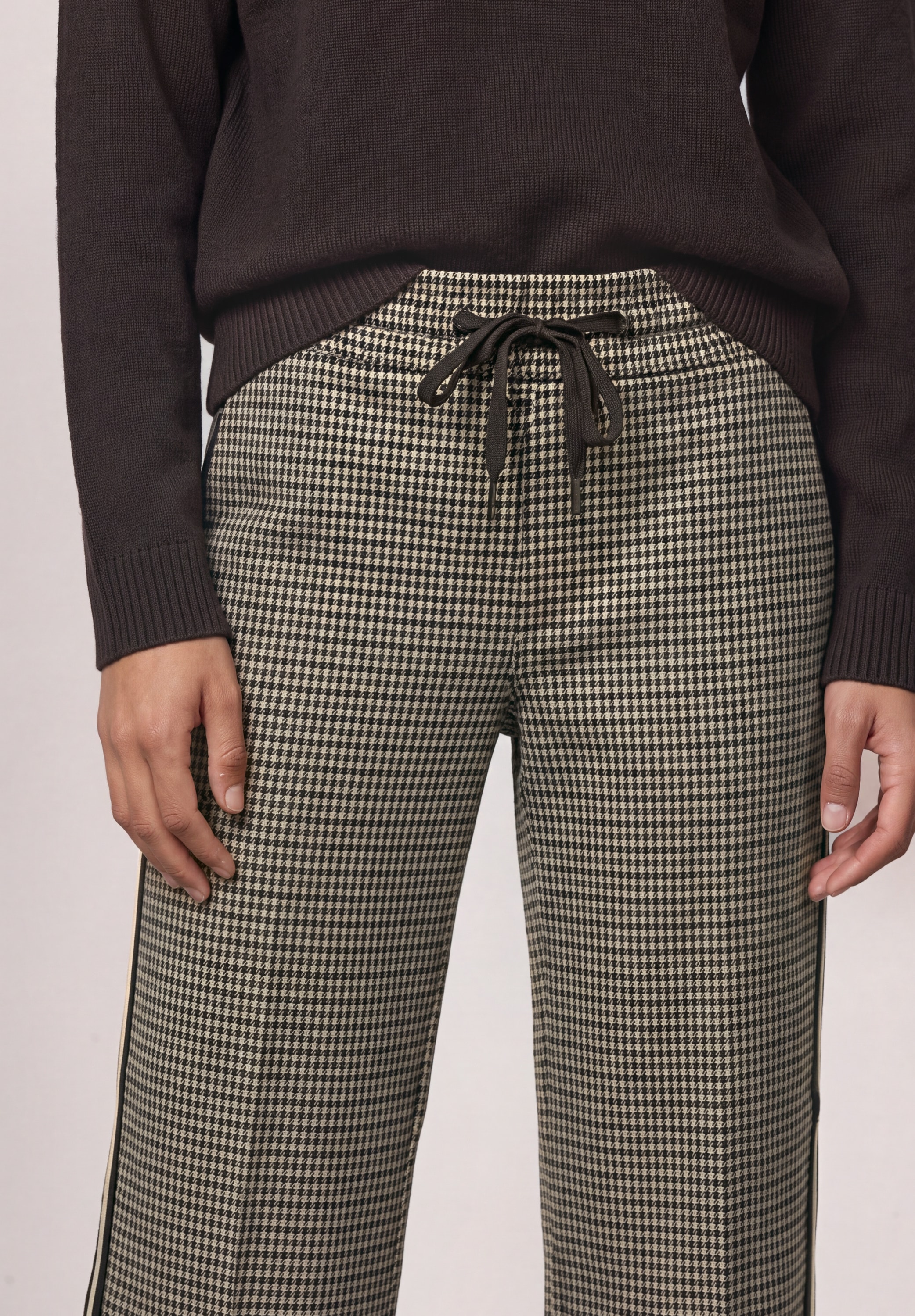 STREET ONE Stoffhose »Style Emee«  Wide Leg Hose mit Gallonstreifen und Dessin