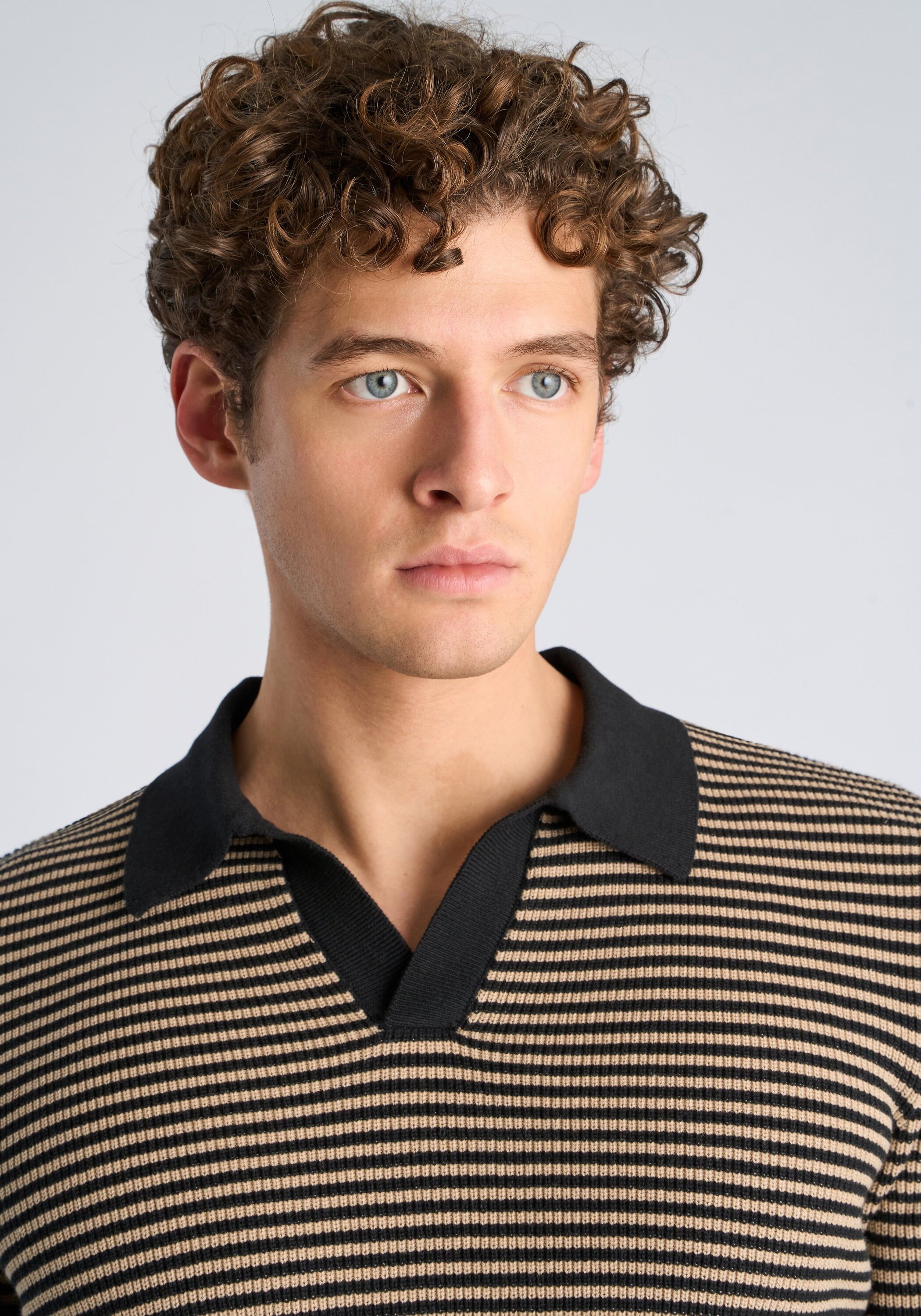 Strickpullover LINDBERGH "Strickpullover Relaxed Fit", Herren, Gr. S, schwarz, Obermaterial: 60% Baumwolle, 40% Polyester, gestreift, V-Ausschnitt, Pullover Strickpullover 2