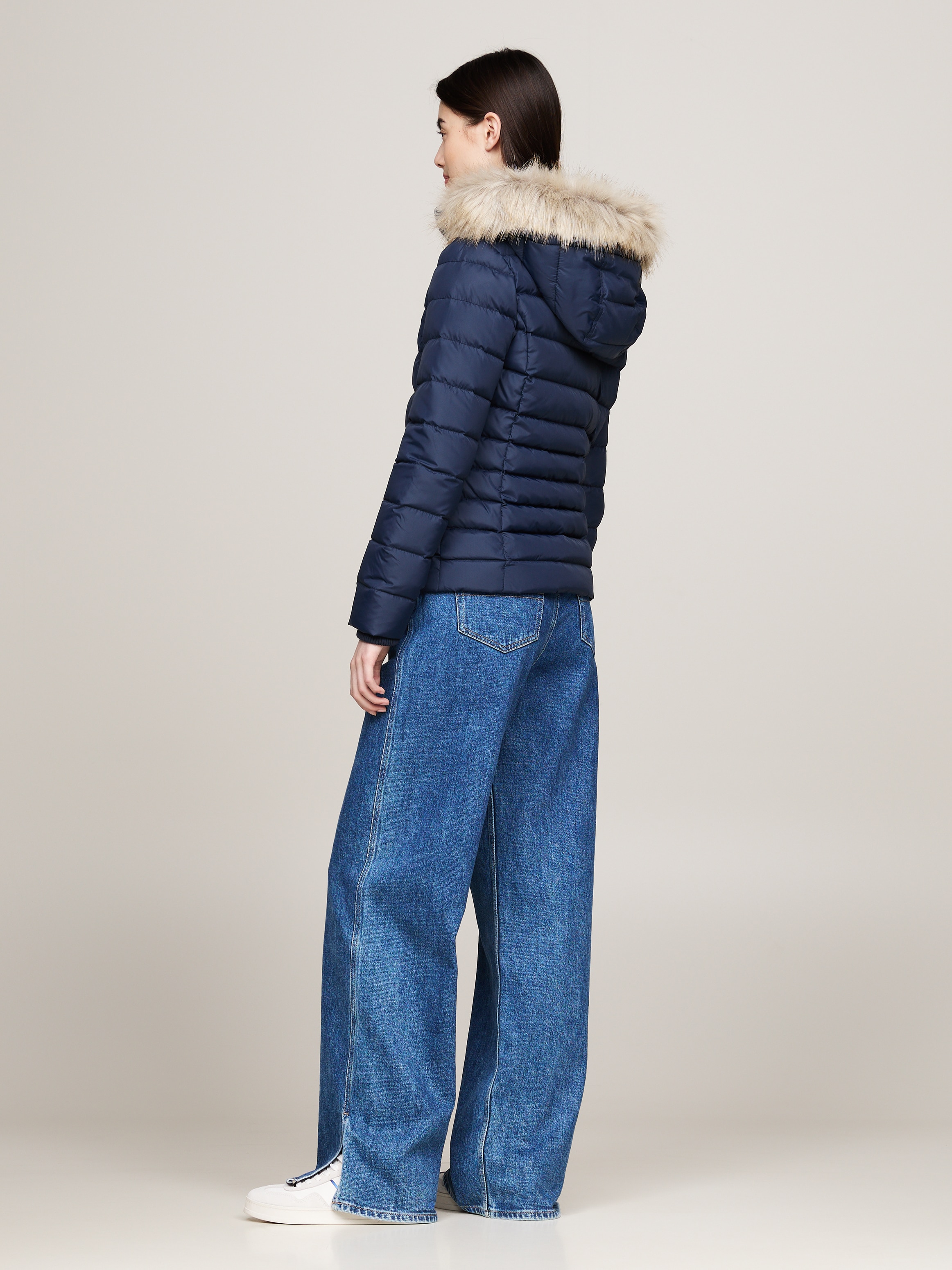 Tommy Jeans Steppjacke »TJW BASIC HOODED DOWN JACKET EXT«, mit Kapuze, mit Logostickerei