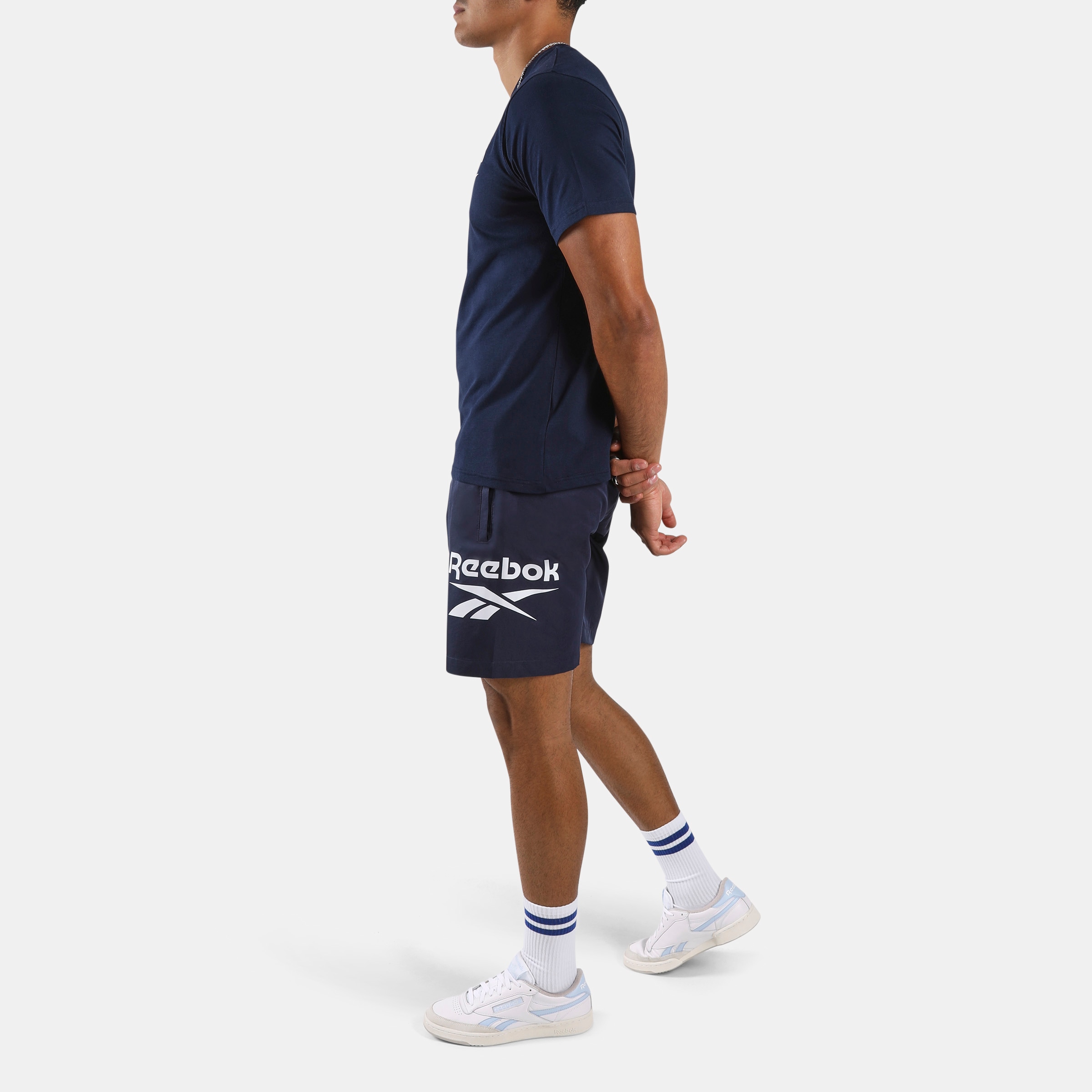 Reebok T-Shirt »BRUNO BIG LOGO CREW NECK SS TEE« mit kurzen Ärmeln, aus Baumwolle in Jersey-Qualität