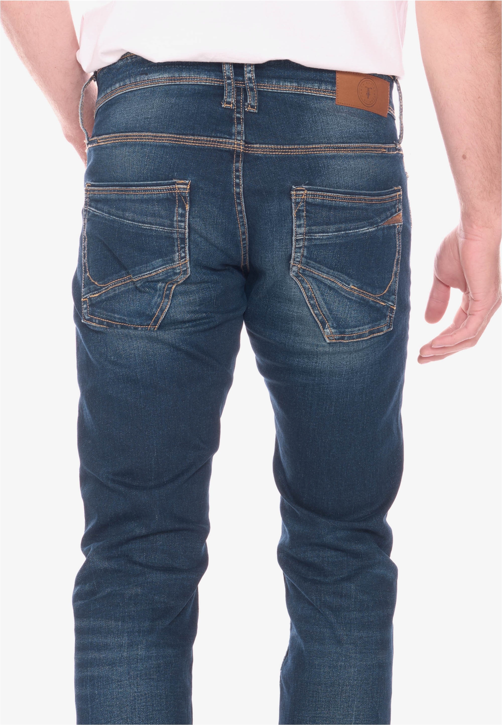 Le Temps Des Cerises Bequeme Jeans »700/11«, mit bequemem Regular Fit-Schnitt