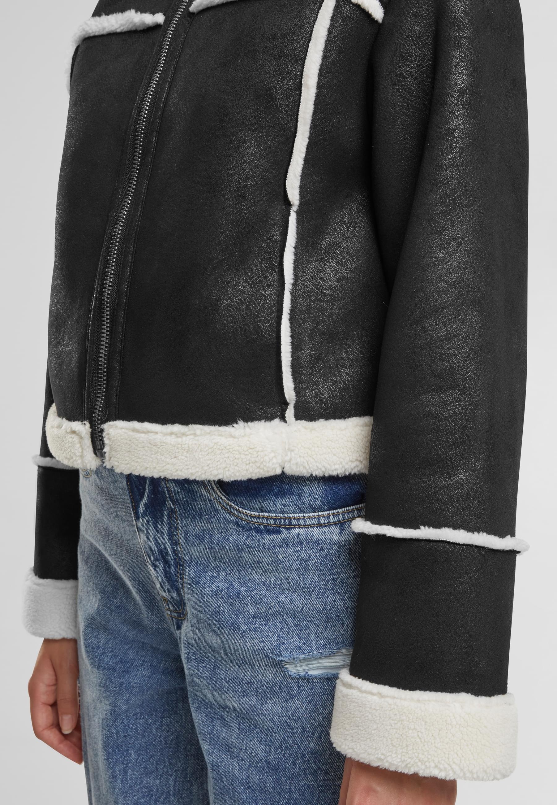 URBAN CLASSICS Winterjacke »Urban Classics Ladies Shearling Jacket«, (1 St.), mit Kapuze
