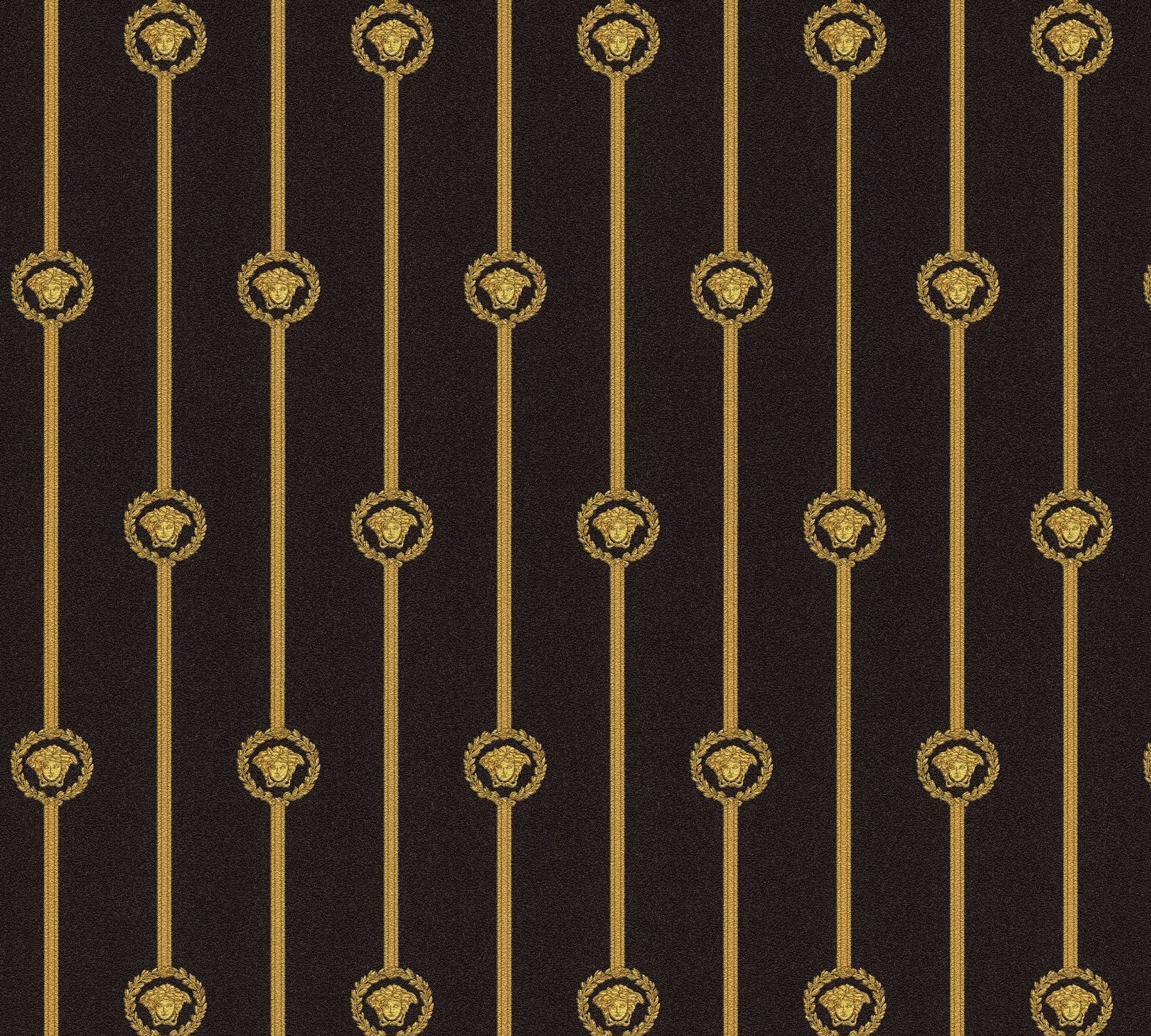 Versace Vliestapete »Versace 6 I Love Baroque –« 3D-Optik | Barock | Motiv geprägt Elegantes Streifendesign mit ikonischen Medaillons & feinem Glanz