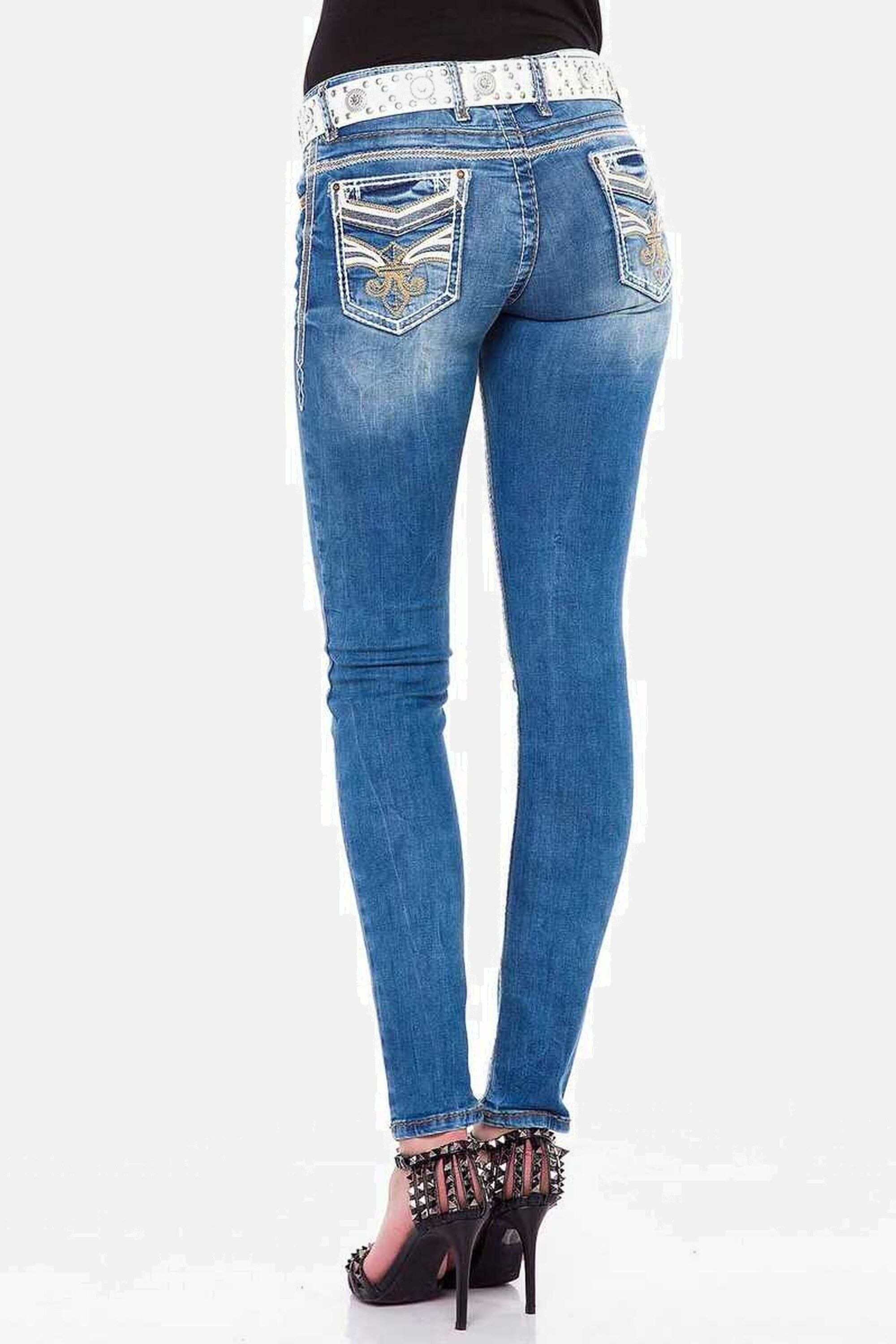 Cipo & Baxx Slim-fit-Jeans »Jeans«, mit Stickereien auf den Gesäßtaschen, WD343