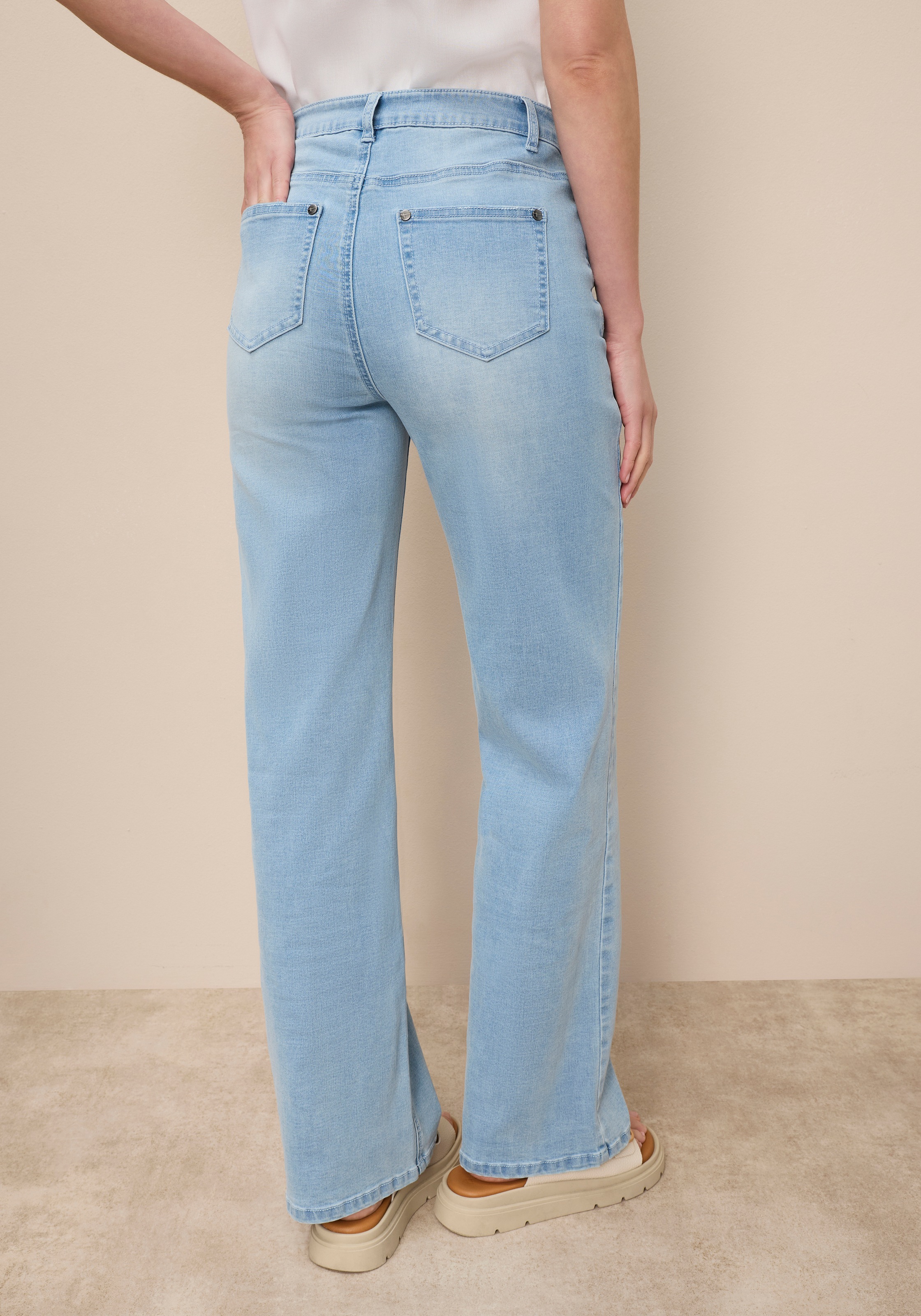 Tamaris Weite Jeans hohe Leibhöhe, langer Schnitt, mit Knopf-Applikationen günstig online kaufen