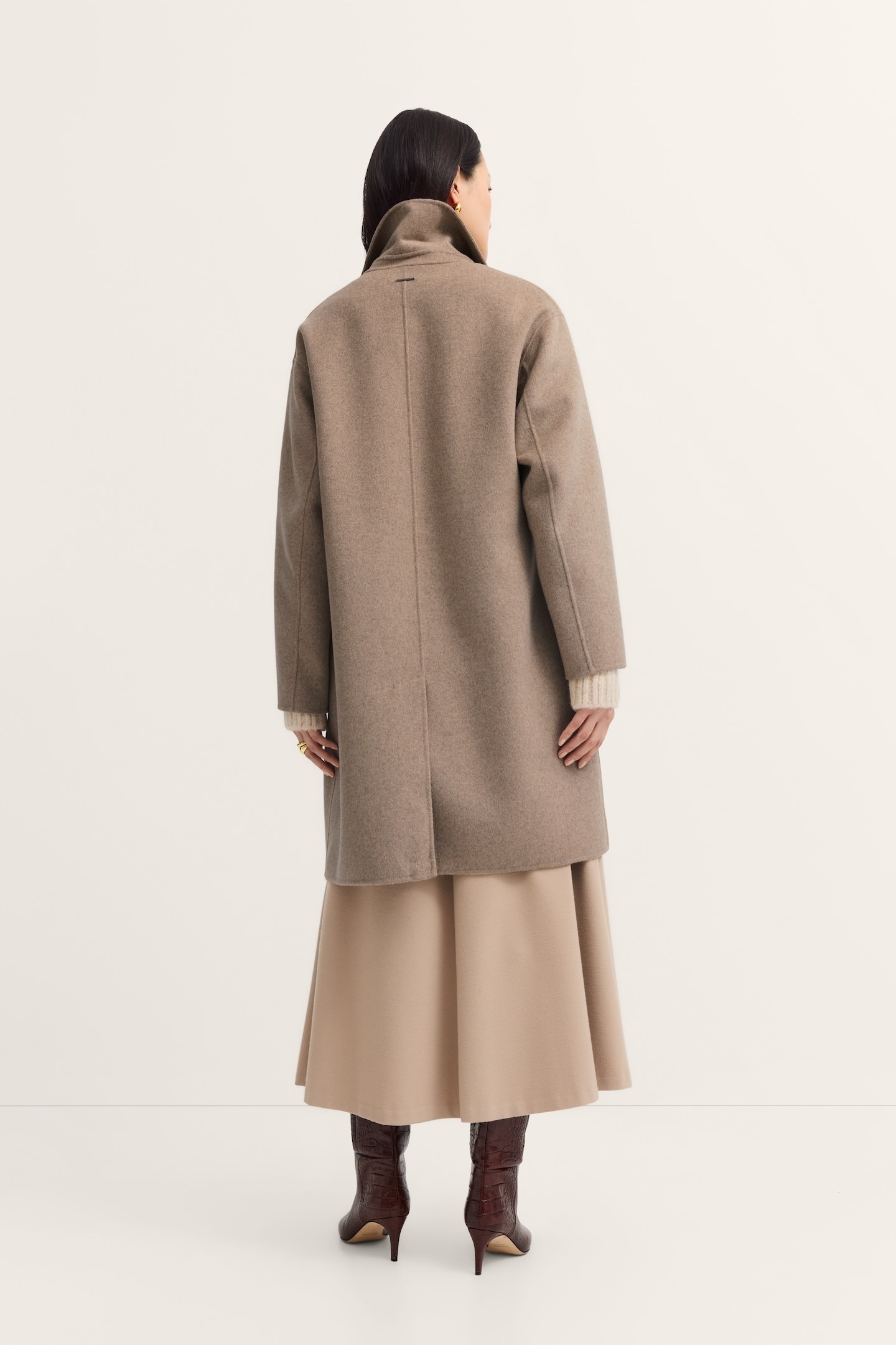 bugatti Kurzmantel »Loose Fit«, mit Knopfleiste und aus weichem Woll-Mix