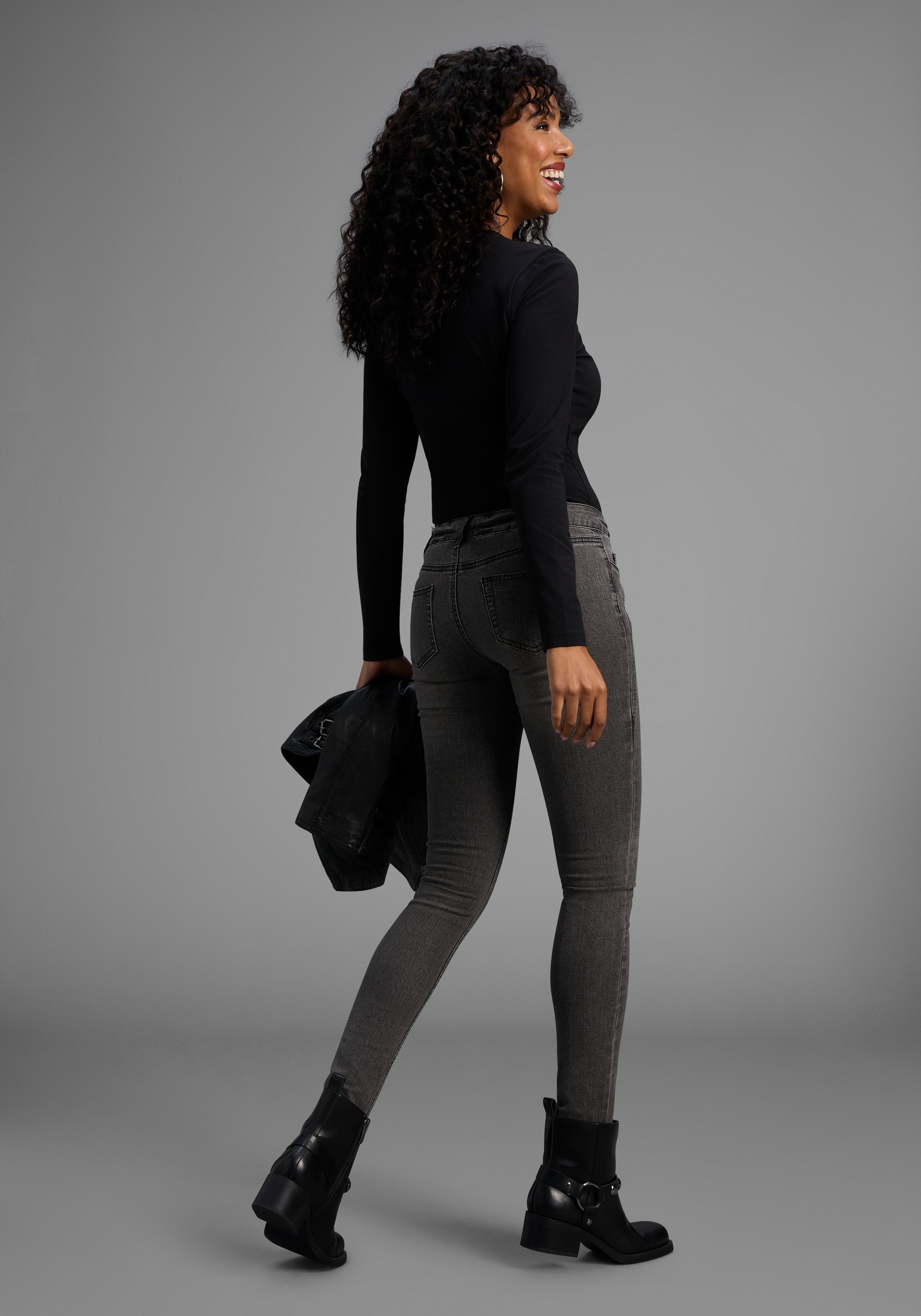 Arizona Skinny-fit-Jeans »mit Keileinsätzen«, extra-enger Beinschnitt, niedrige Leibhöhe