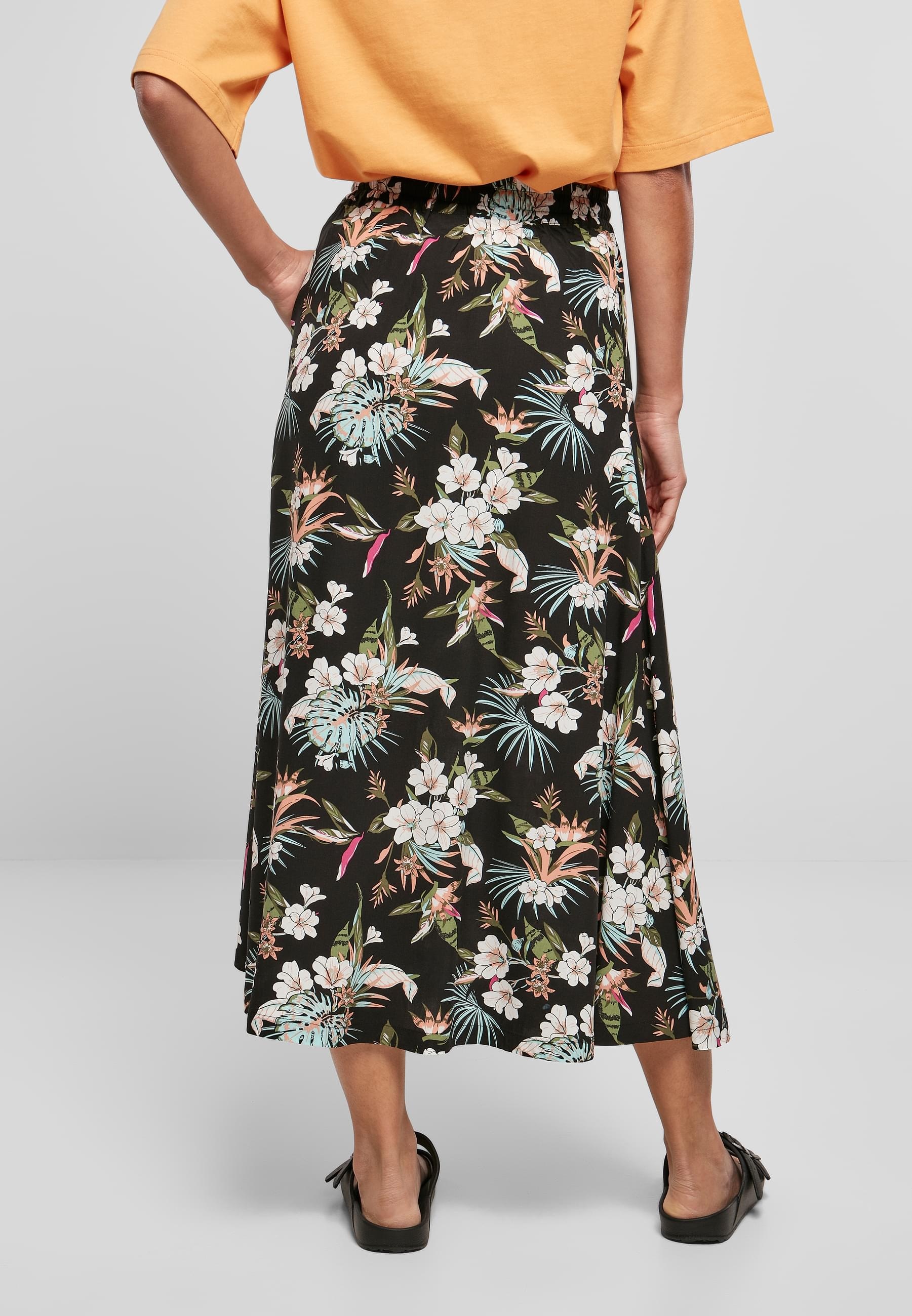 URBAN CLASSICS Jerseyrock »Urban Classics Damen Ladies Viscose Midi Skirt«, (1 tlg.)