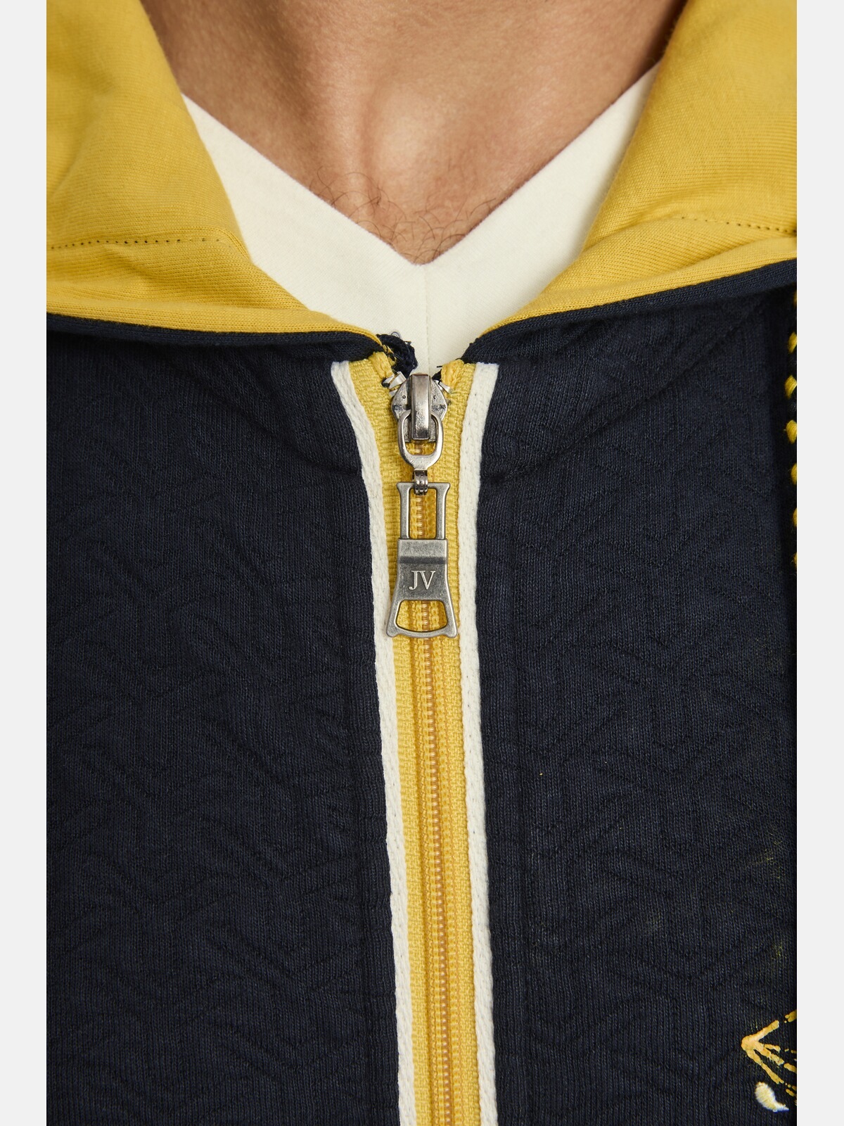 Jan Vanderstorm Kapuzensweatjacke »Sweatjacke DAGOMAR«, mit kontrastfarbener Kapuze