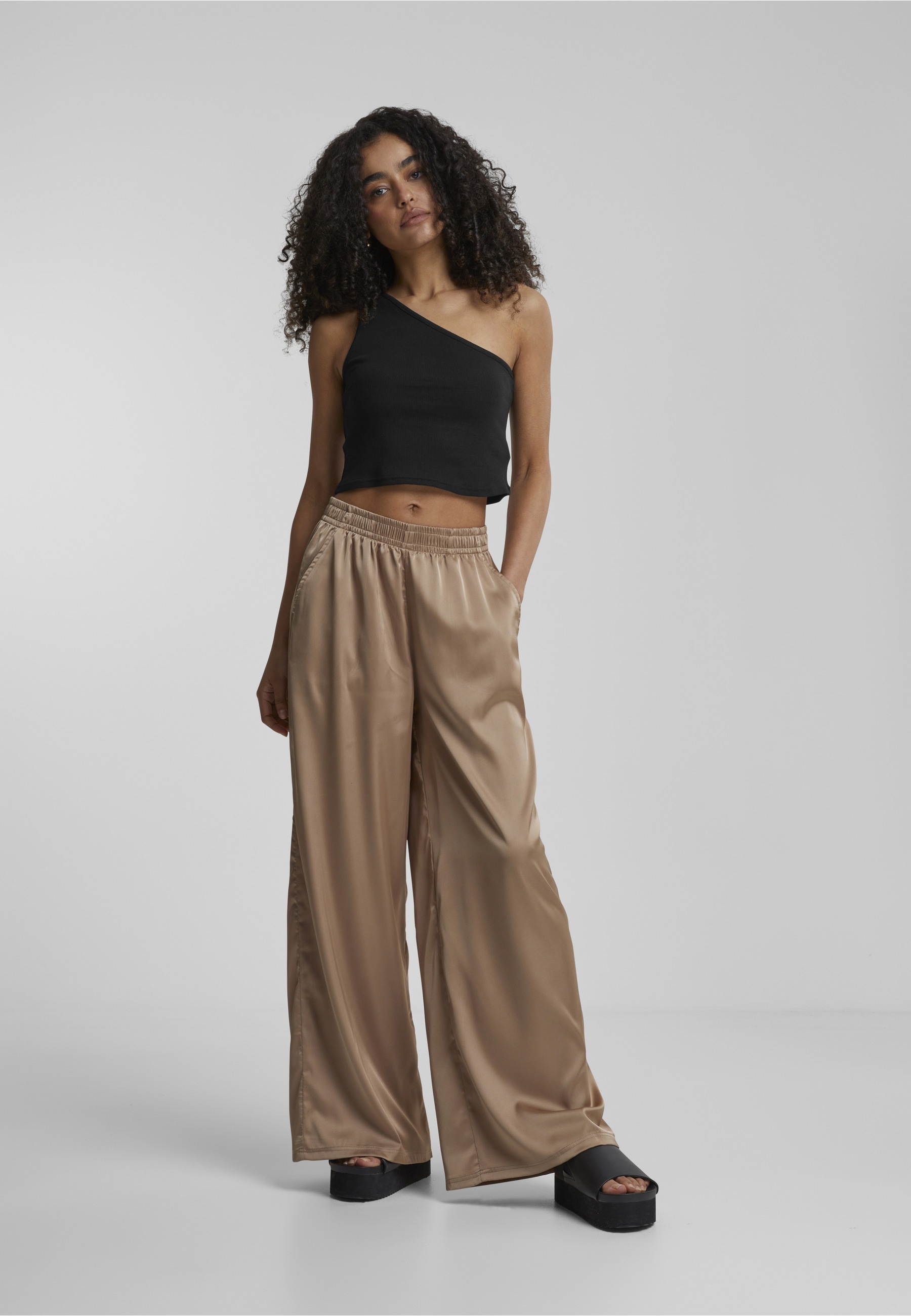 URBAN CLASSICS Stoffhose »Urban Classics Damen Ladies Satin Wide Leg Pants«
