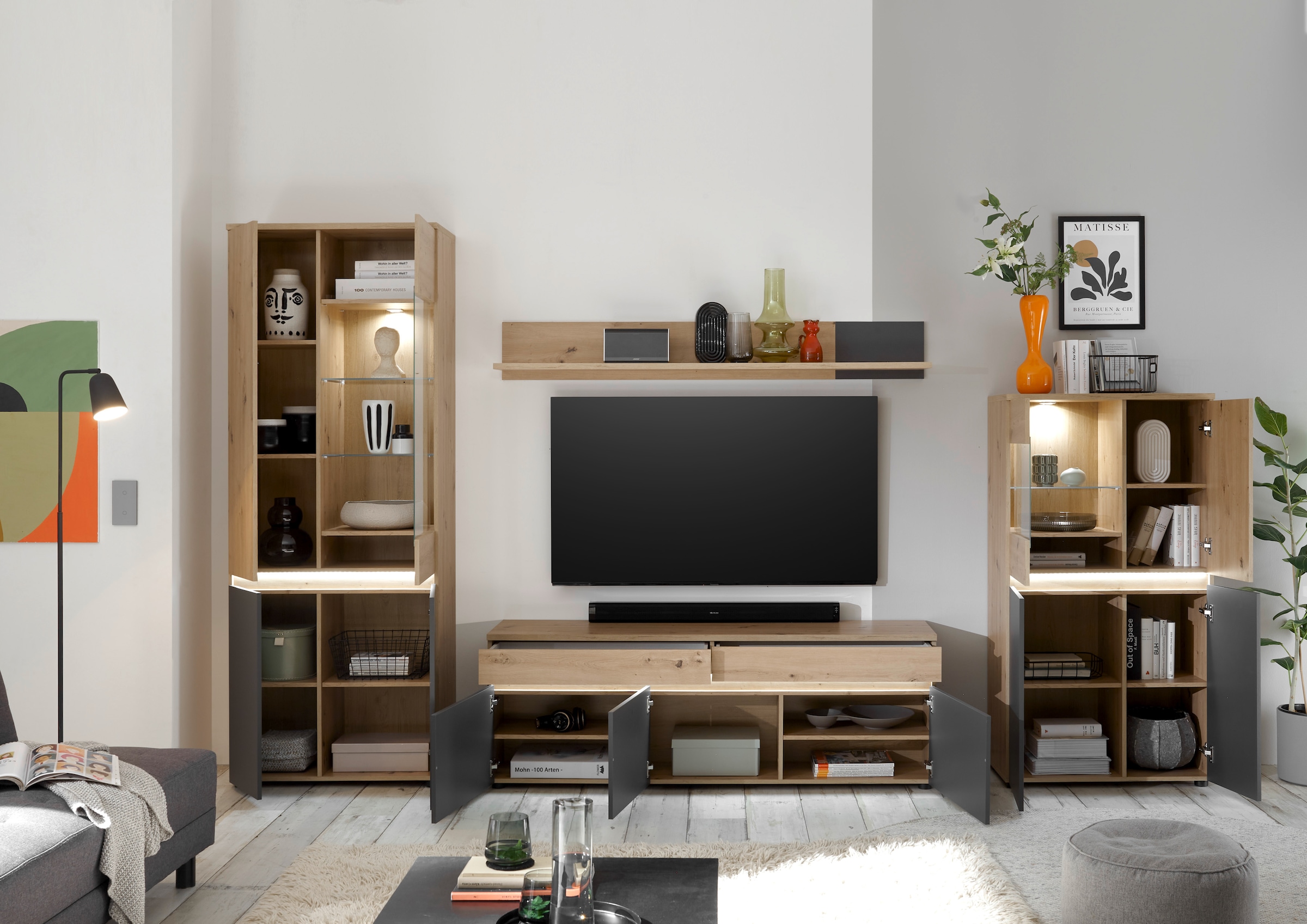 HBZ Vitrine »Lille«, (1 St.), mit LED-Beleuchtung, Vitrinenschrank in Eiche Artisan