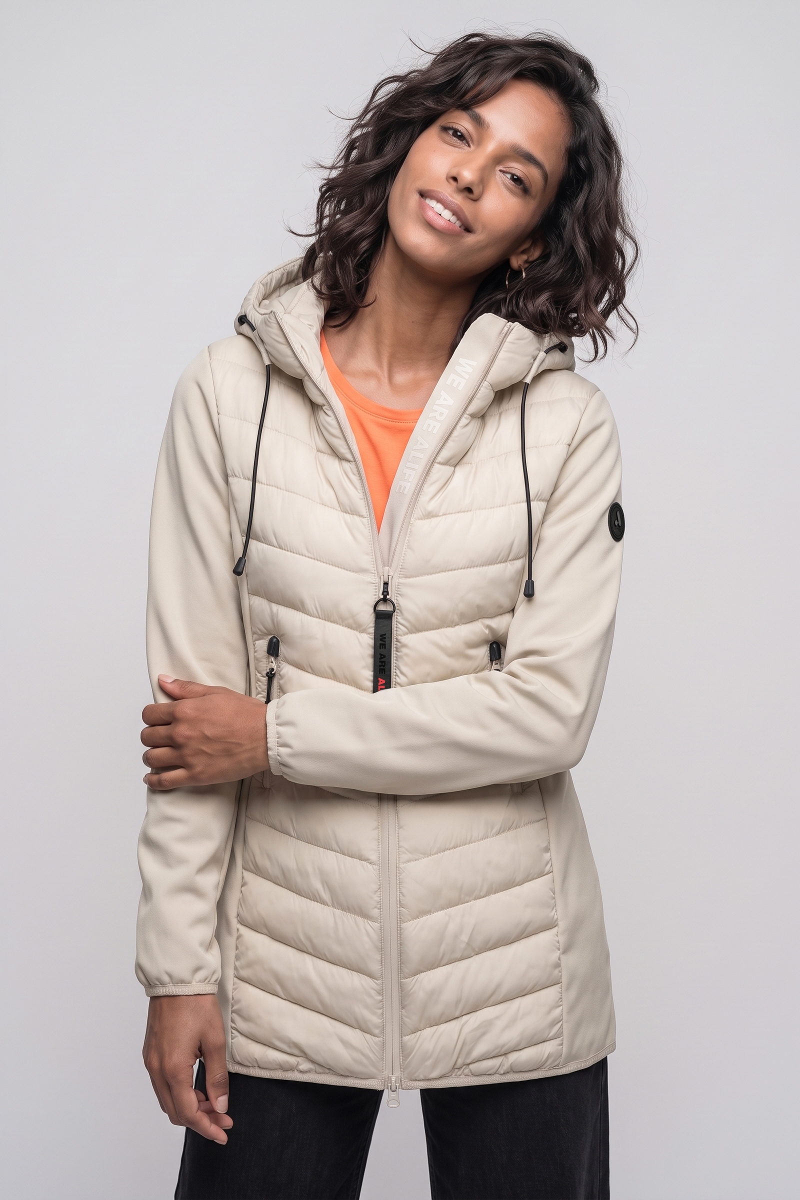 Alife & Kickin Sommerjacke »Damen YlvaAK A Übergangsjacke, Jacke« Chevron-Steppung, Kapuze mit Kordelzug, Zwei-Wege-Reißverschluss