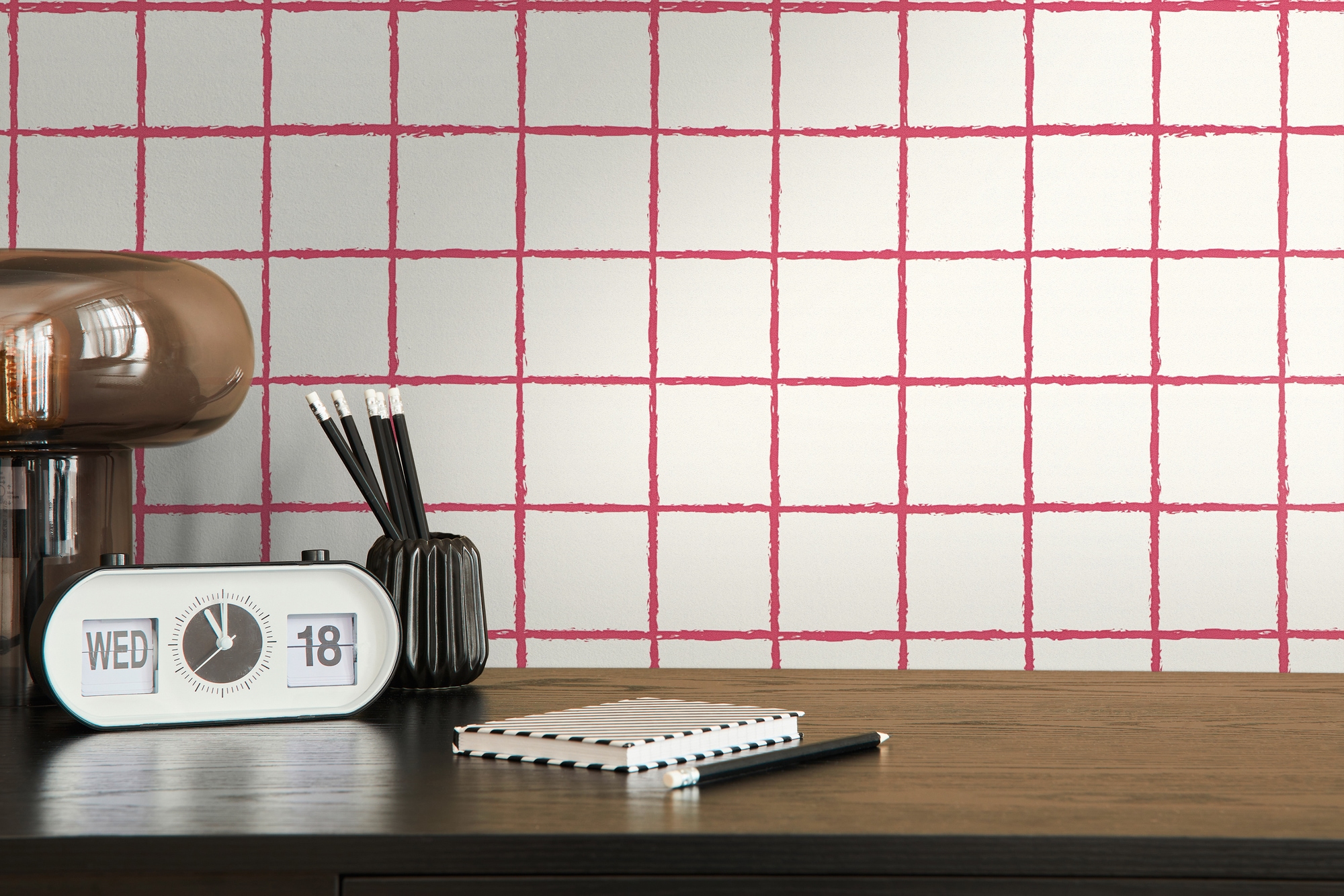 living walls Vliestapete »LIMITED – Handgezeichnetes Karo« gemustert | grafisch | kariert leicht strukturiert Lockeres Gittermuster mit handgezeichnetem Charakter