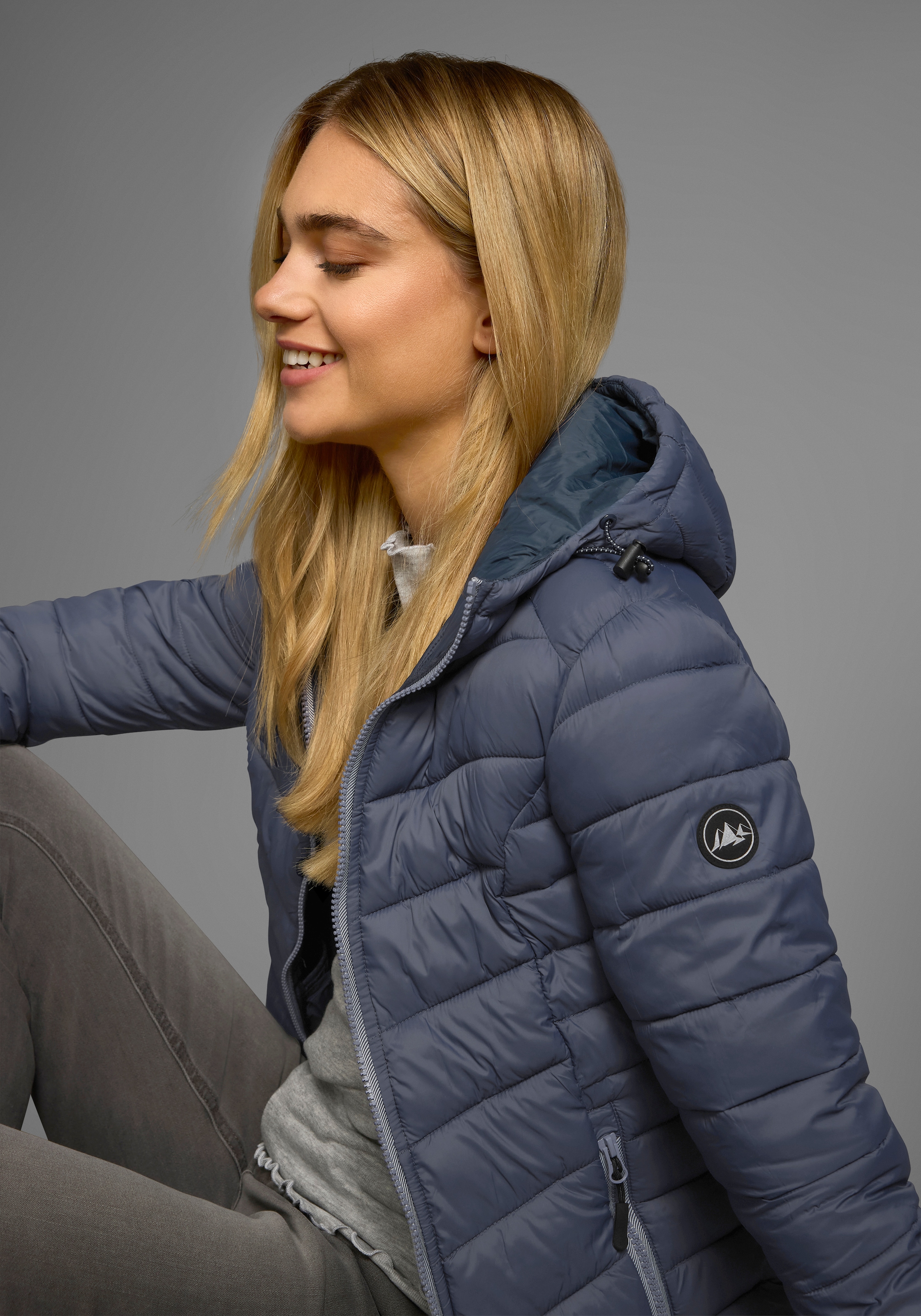 Polarino Steppjacke, mit Kapuze, für kühle Tage, aus leichtem Webmaterial, wasserabweisend