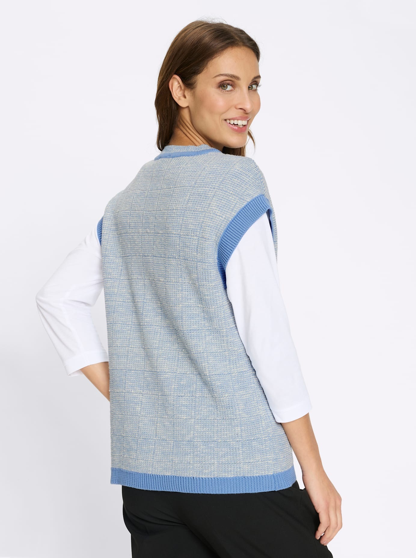 Thumbnail - Lady Strickweste