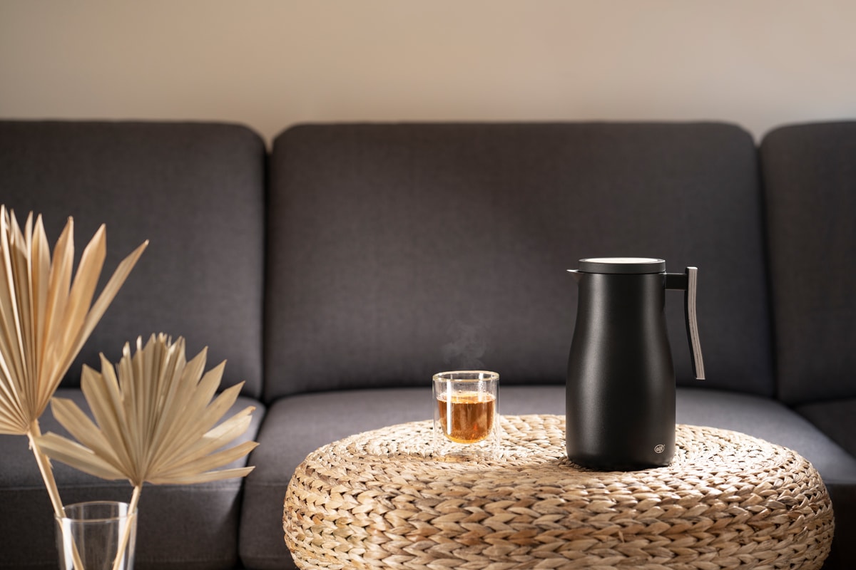 Alfi Isolierkanne »STUDIO ALLURE, aus doppelwandigem Edelstahl«, 1 l, (1 St.), 12h heiß & 24h kalt, ergonomischer Griff, große Öffnung