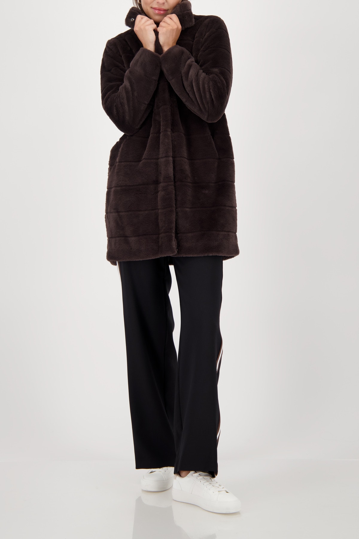 Monari Fellimitatmantel , Regular fit mit Rundhalsausschnitt