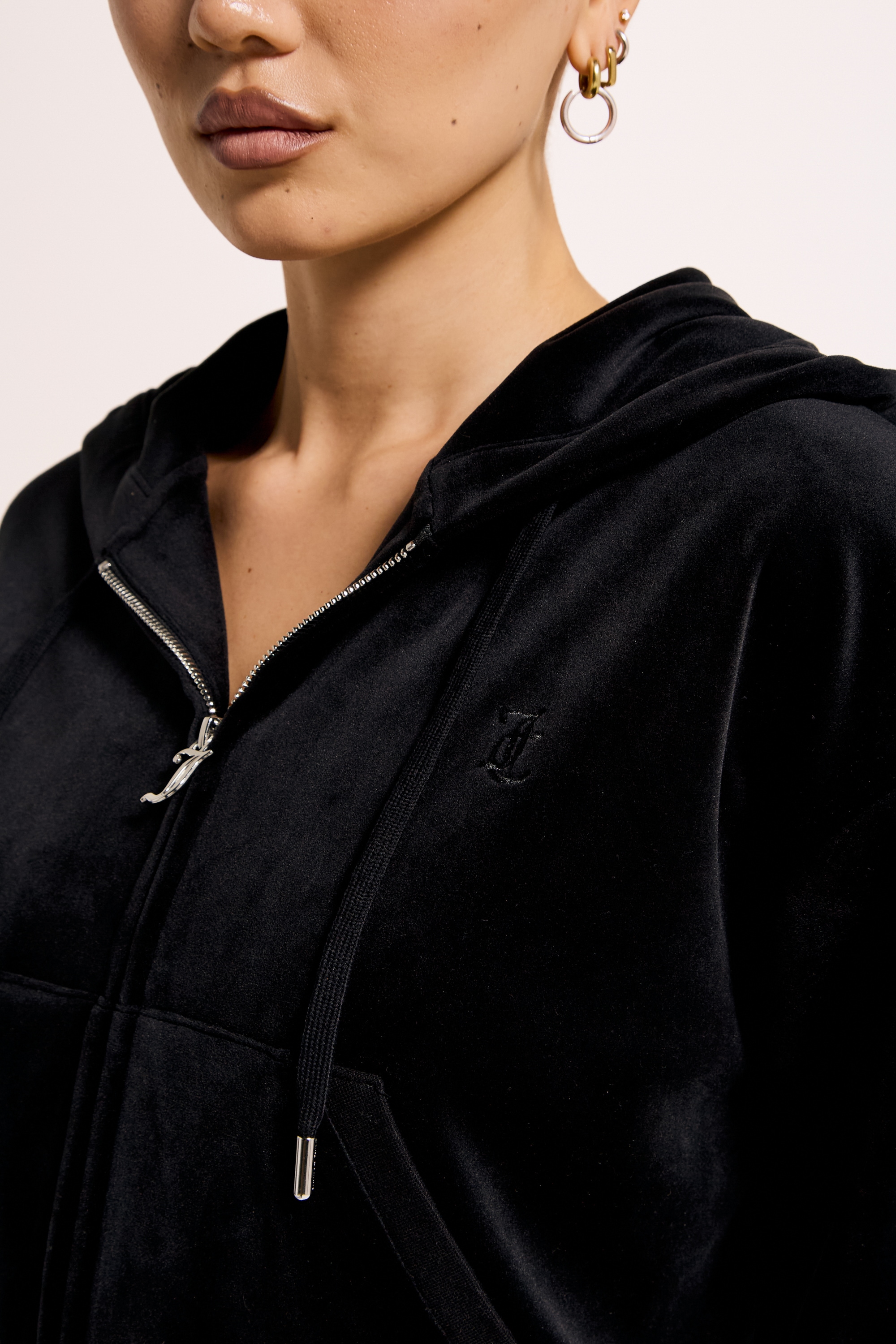 Juicy Couture Kapuzennickijacke »BRENDAL CROP OVERSIZED HOODIE Damen«, mit Kapuze, Trainingsjacke Damen, Sweatjacke mit Kapuze, Velour, mit Glitzer, Sale