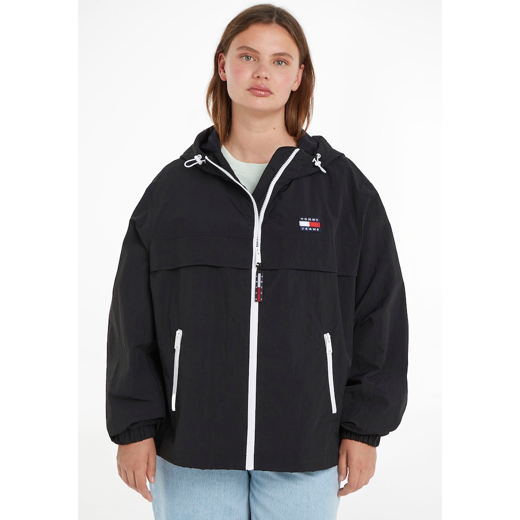 Tommy Jeans Curve Windbreaker »TJW CRV CHICAGO WINDBREAKER« mit Kapuze mit Tommy Jeans Logo-Bestickung IV10765
