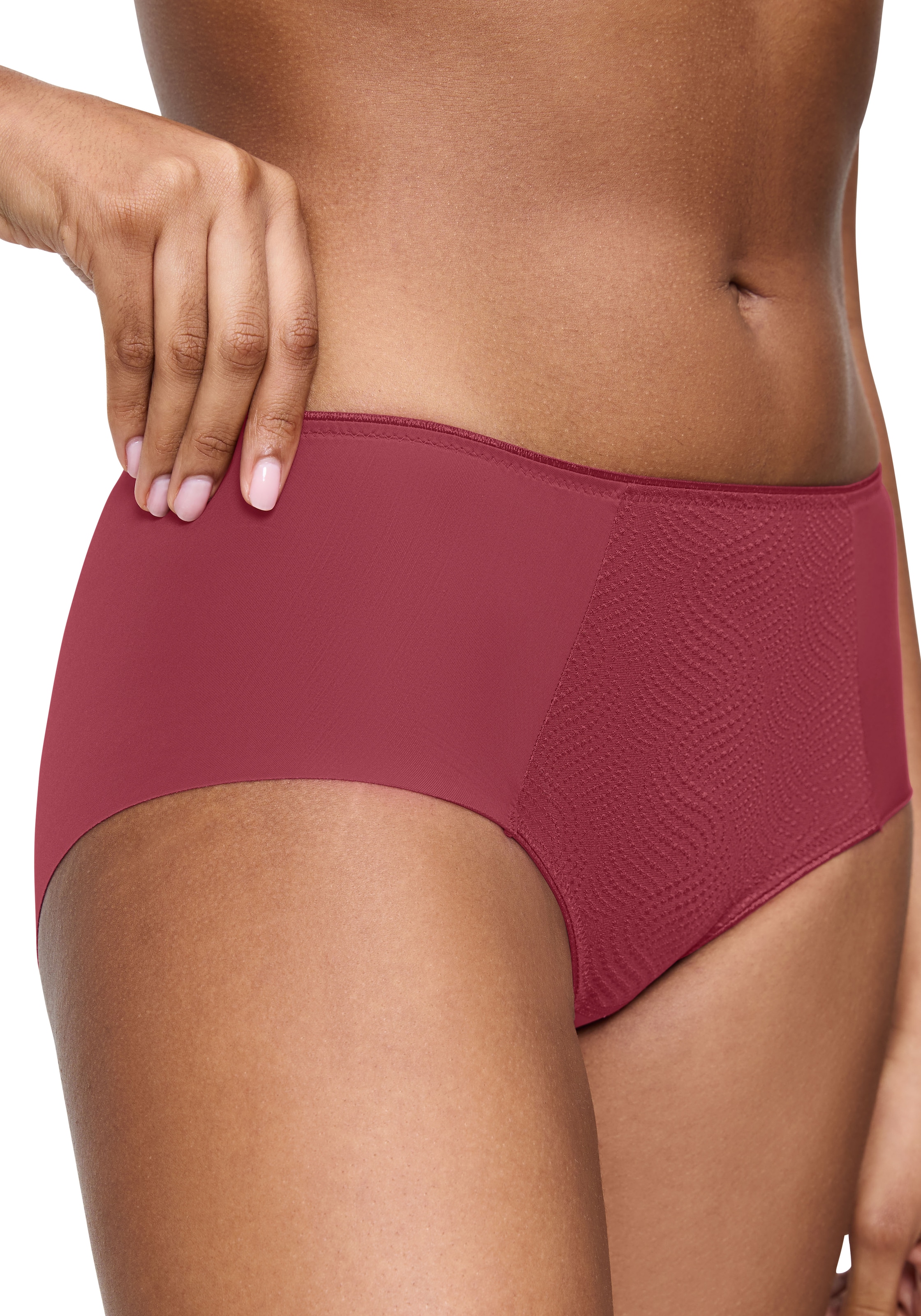 Triumph Hipster »Essential Minimizer T«, (1hochwertigem Steh), schimmerndes Jacquardmuster, elastisch, weich, blickdicht