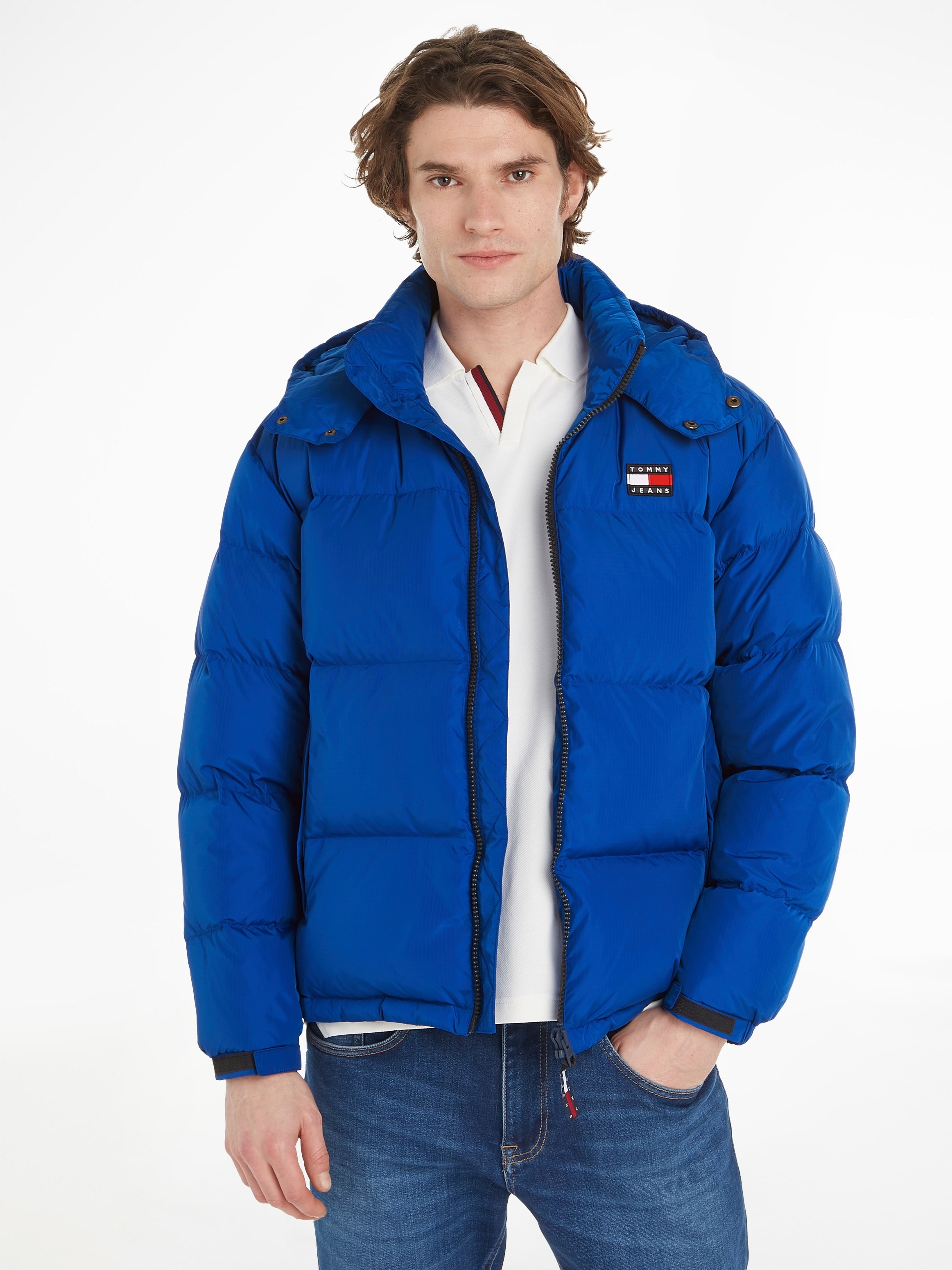 Tommy Jeans Steppjacke "TJM ALASKA PUFFER", mit Kapuze, mit Markenlabel